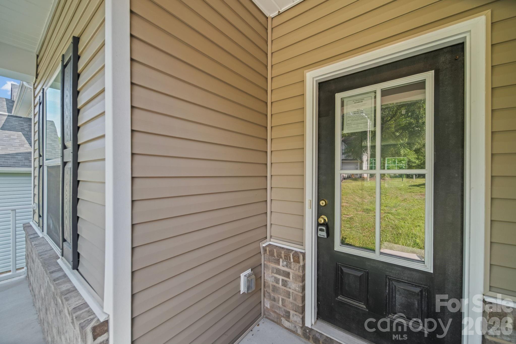 7813 E Lane Drive Property Photo 2