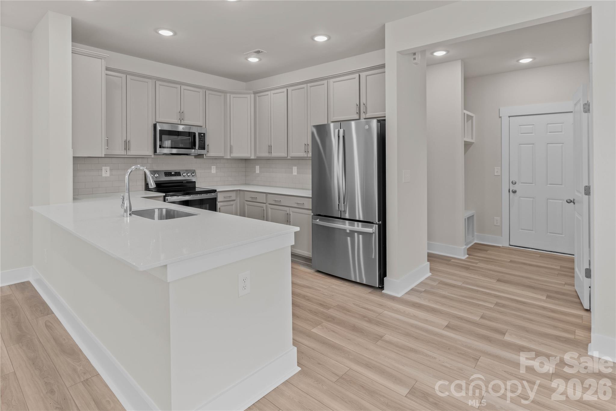 485 Etna Street 5604 Property Photo 6