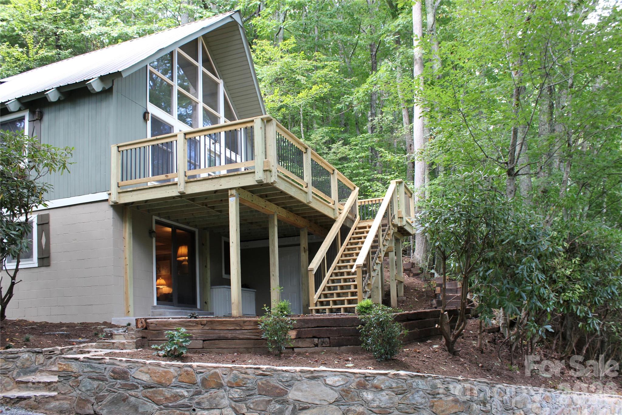 119 Fox Den Road Property Photo 1