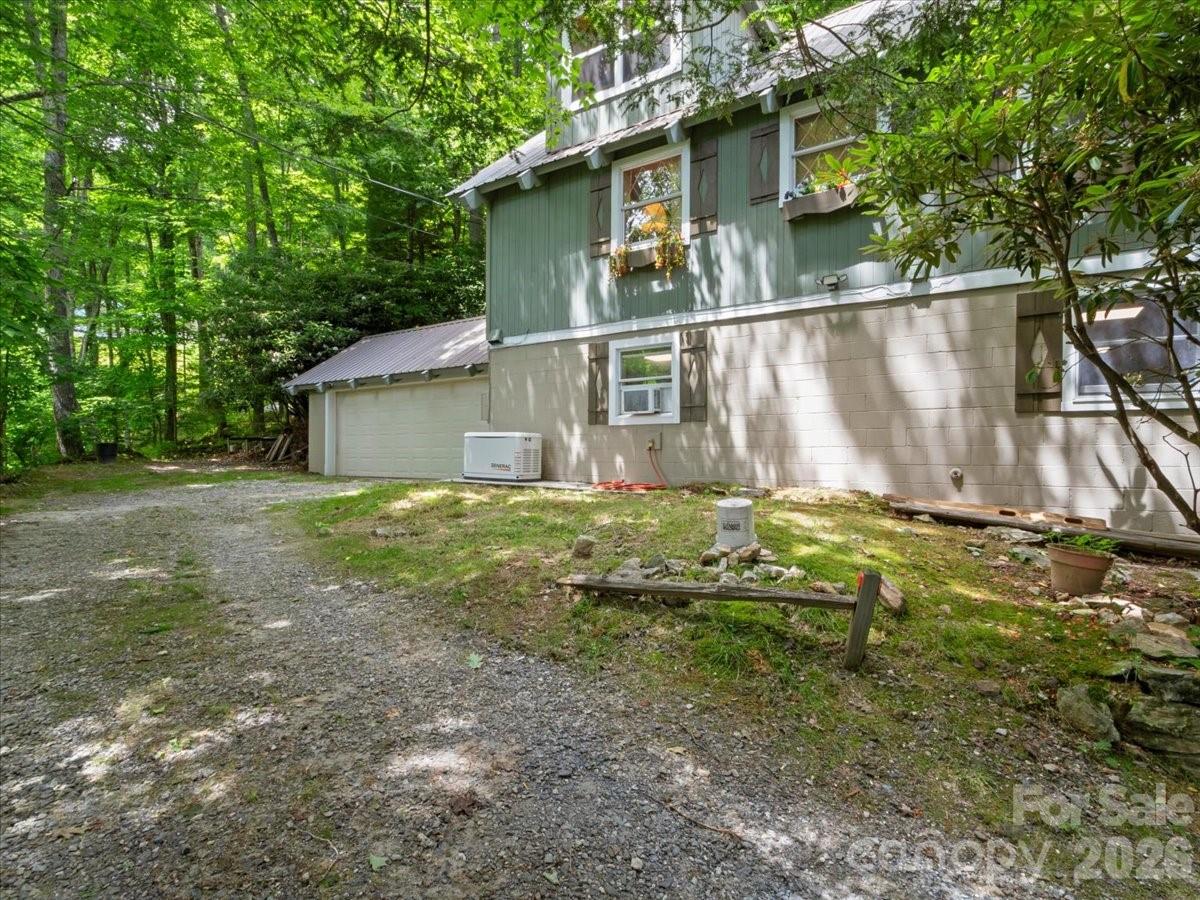 119 Fox Den Road Property Photo 3
