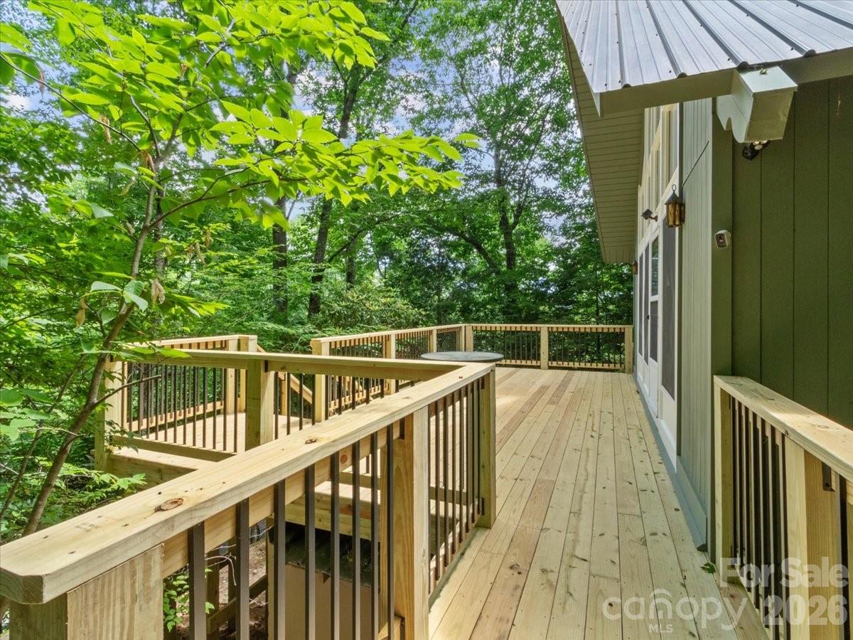 119 Fox Den Road Property Photo 6
