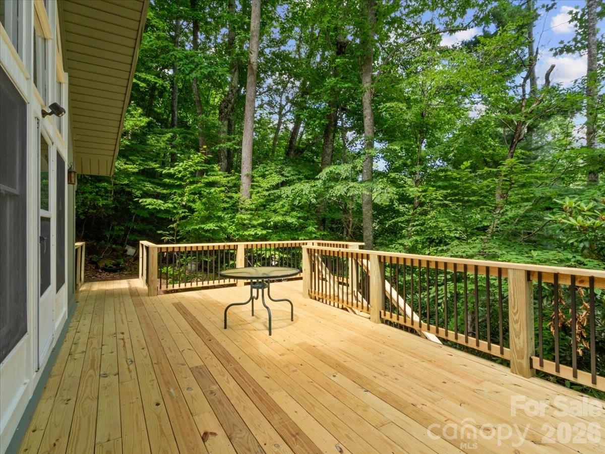119 Fox Den Road Property Photo 8