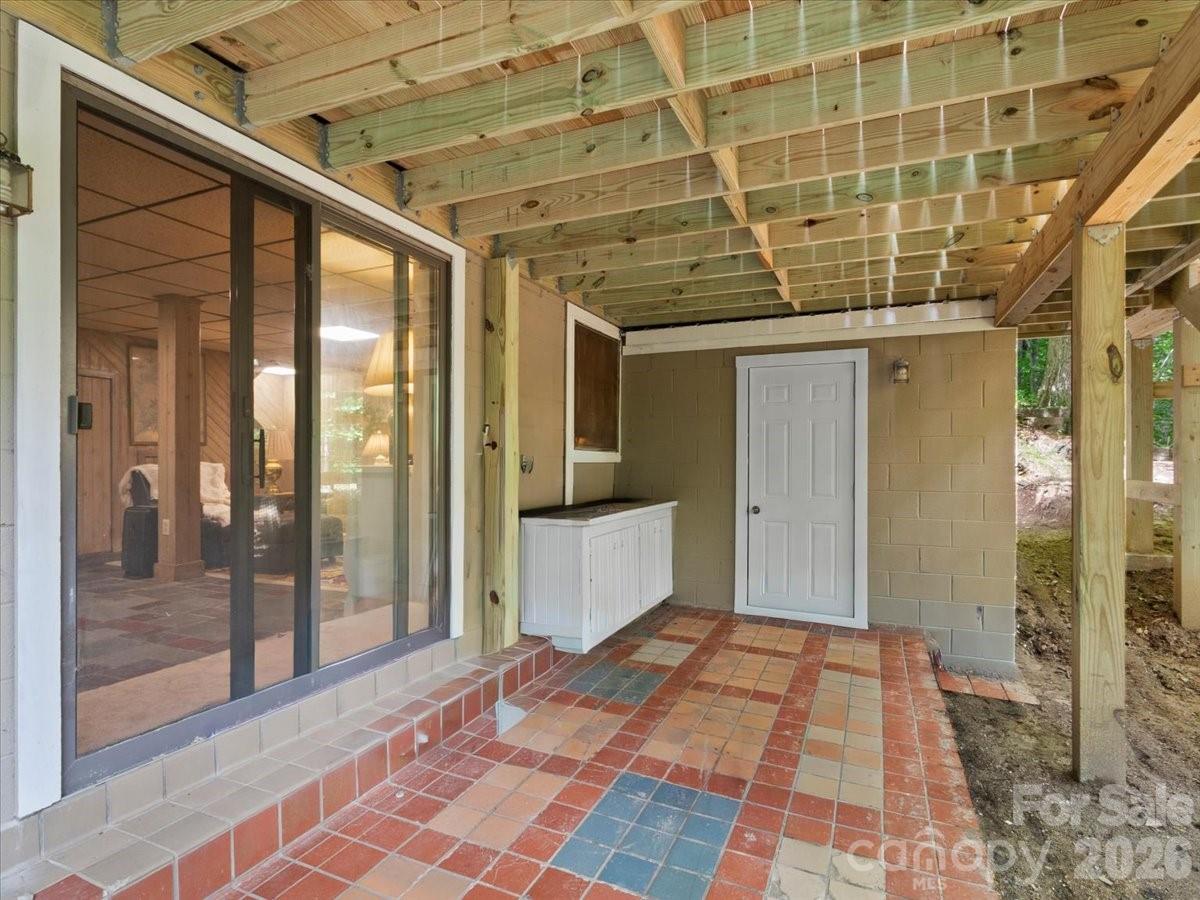 119 Fox Den Road Property Photo 9