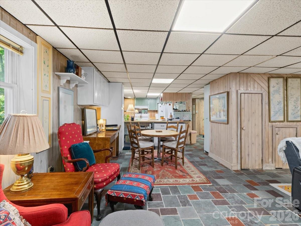 119 Fox Den Road Property Photo 11