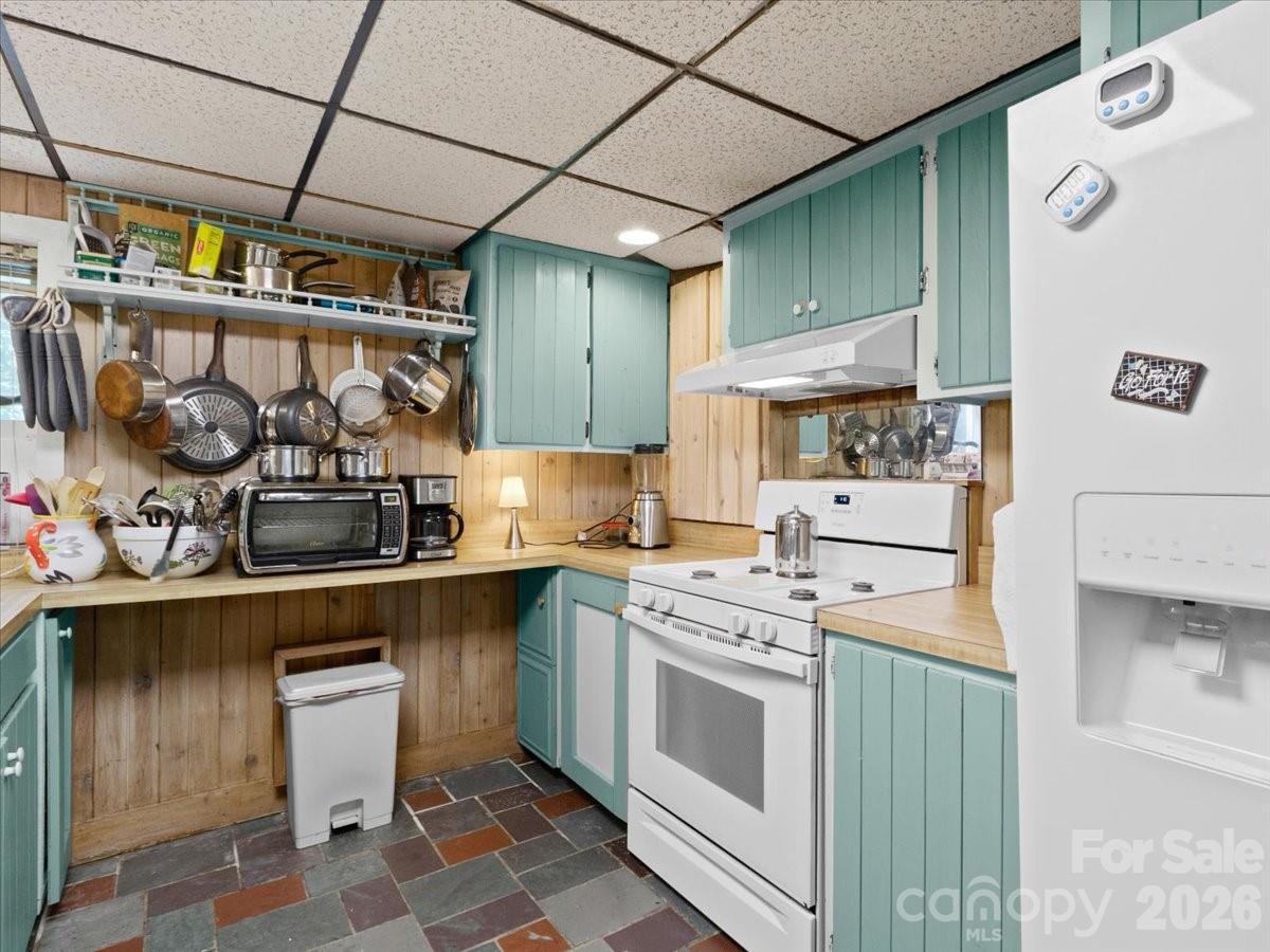 119 Fox Den Road Property Photo 19