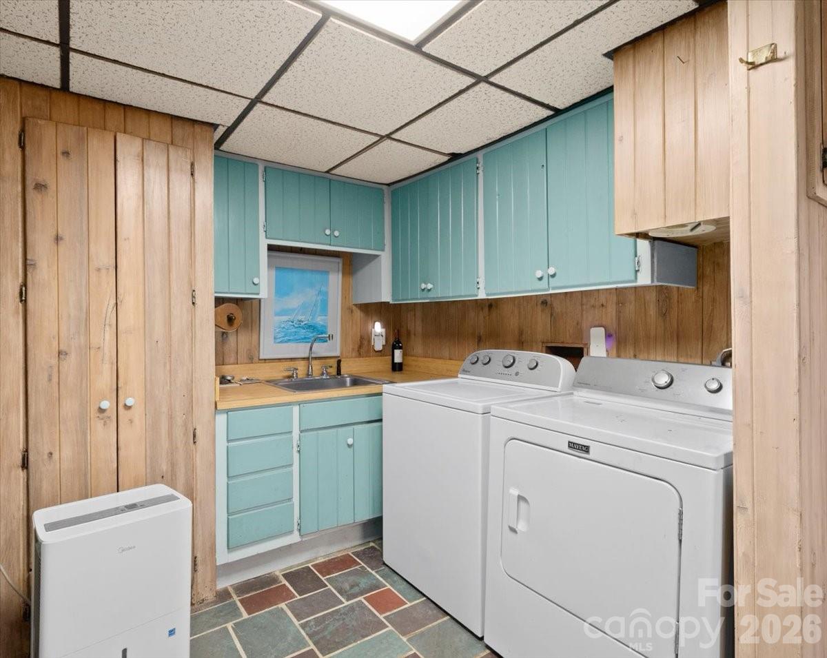 119 Fox Den Road Property Photo 20