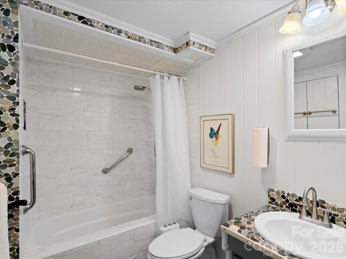 119 Fox Den Road Property Photo 22