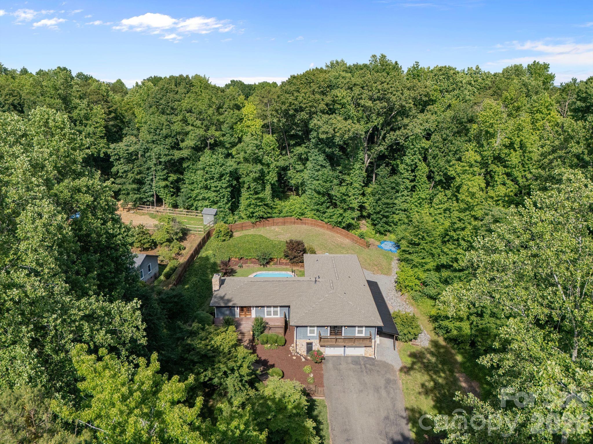 2913 Old Stage Road Property Photo 3
