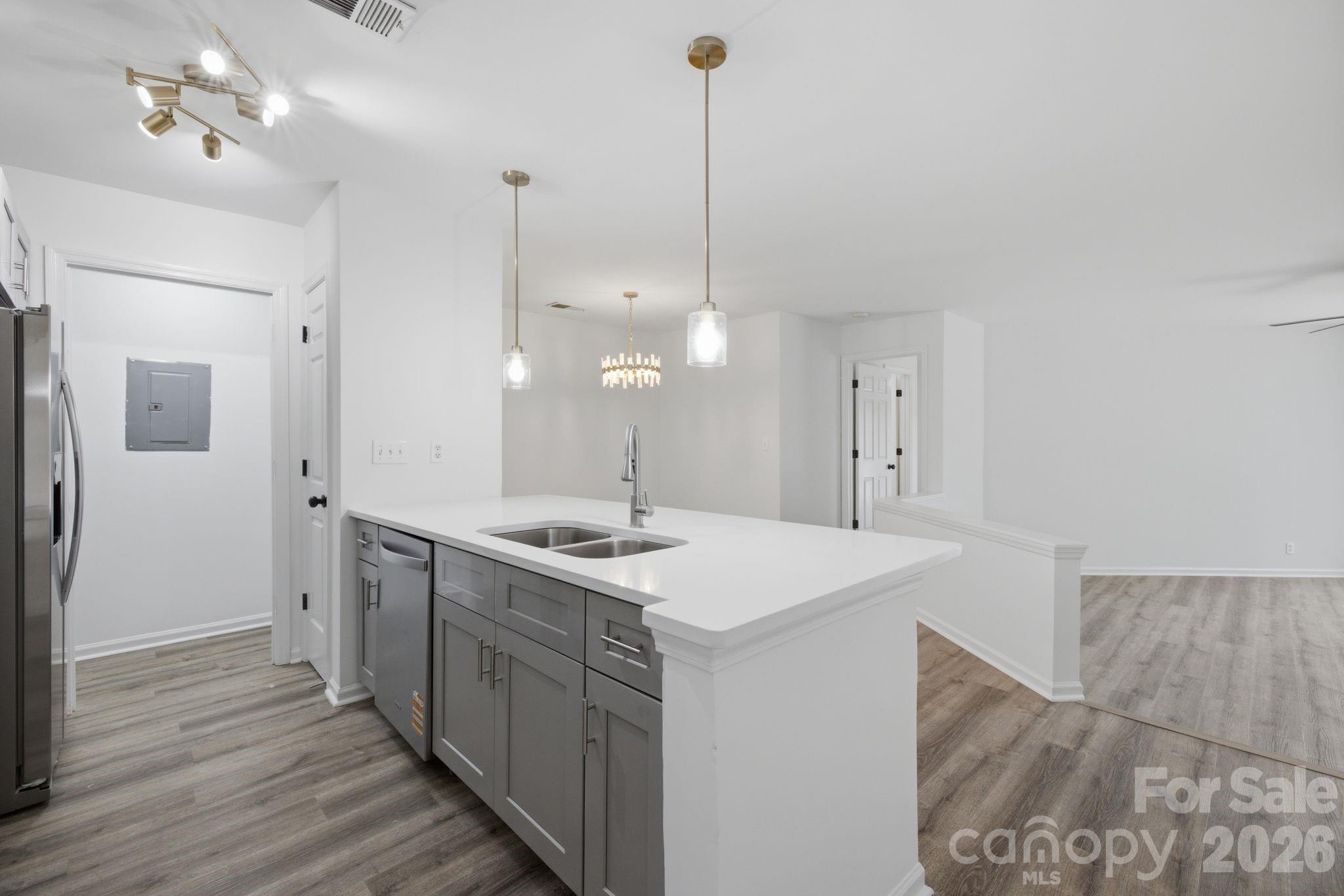18817 Nautical Drive 105 Property Photo 8