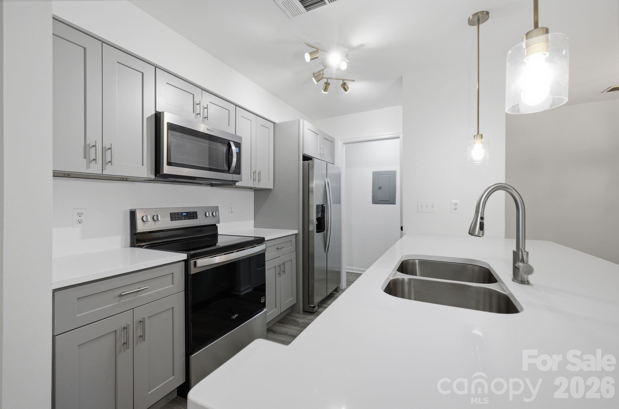 18817 Nautical Drive 105 Property Photo 11