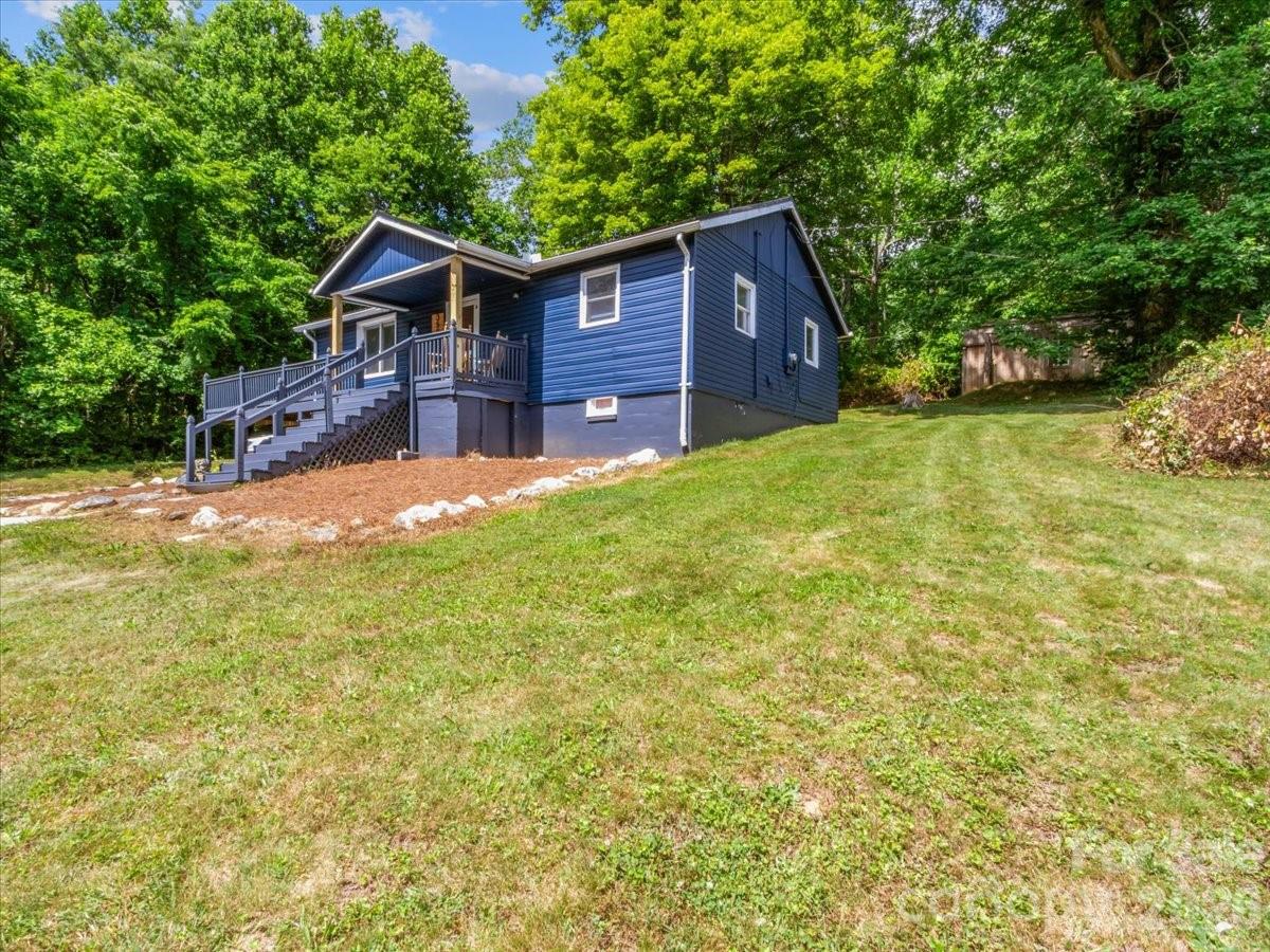 352 Jakes Branch Road Property Photo 3