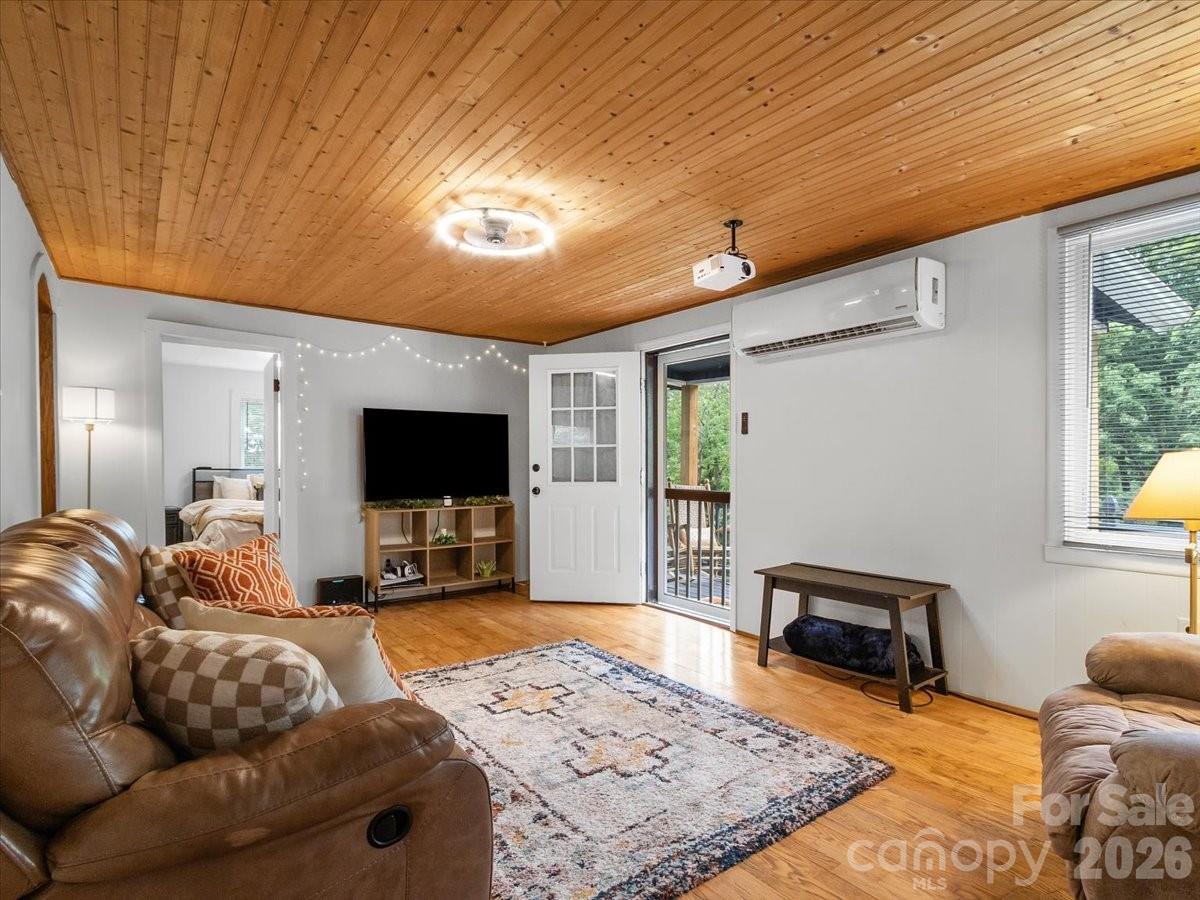 352 Jakes Branch Road Property Photo 7