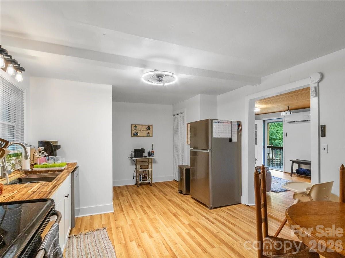 352 Jakes Branch Road Property Photo 8