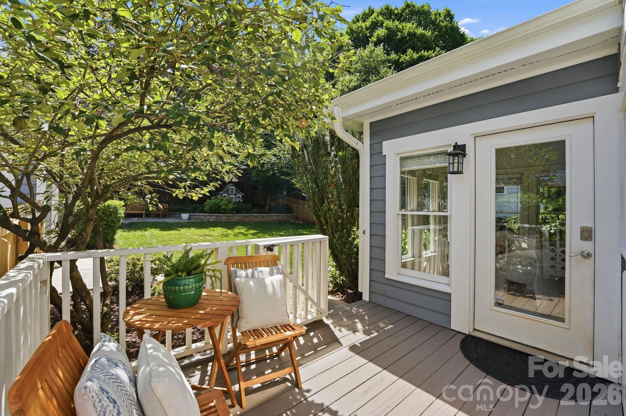 2009 Victorian Place Property Photo 30
