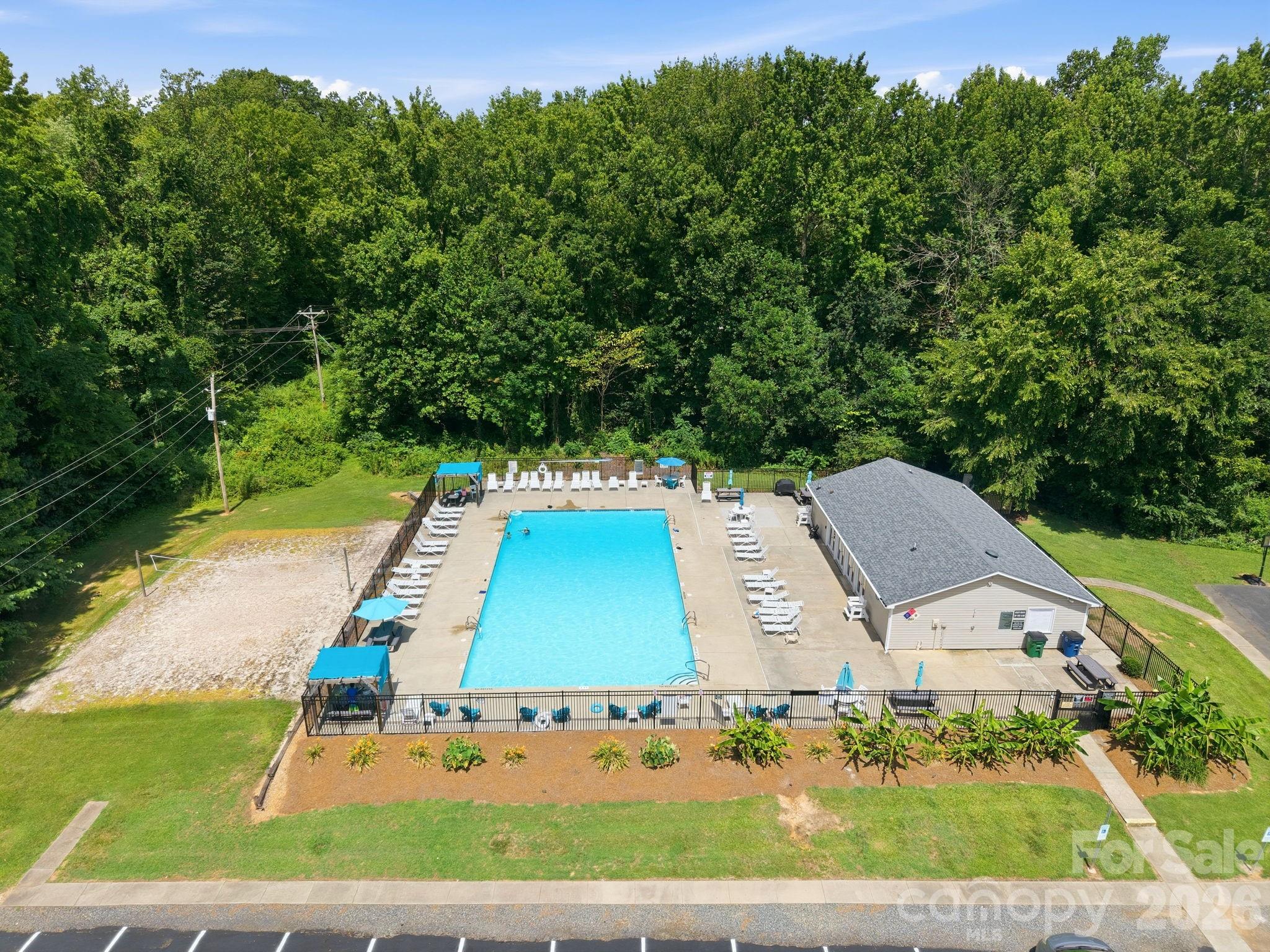 8048 Hunley Ridge Road Property Photo 3