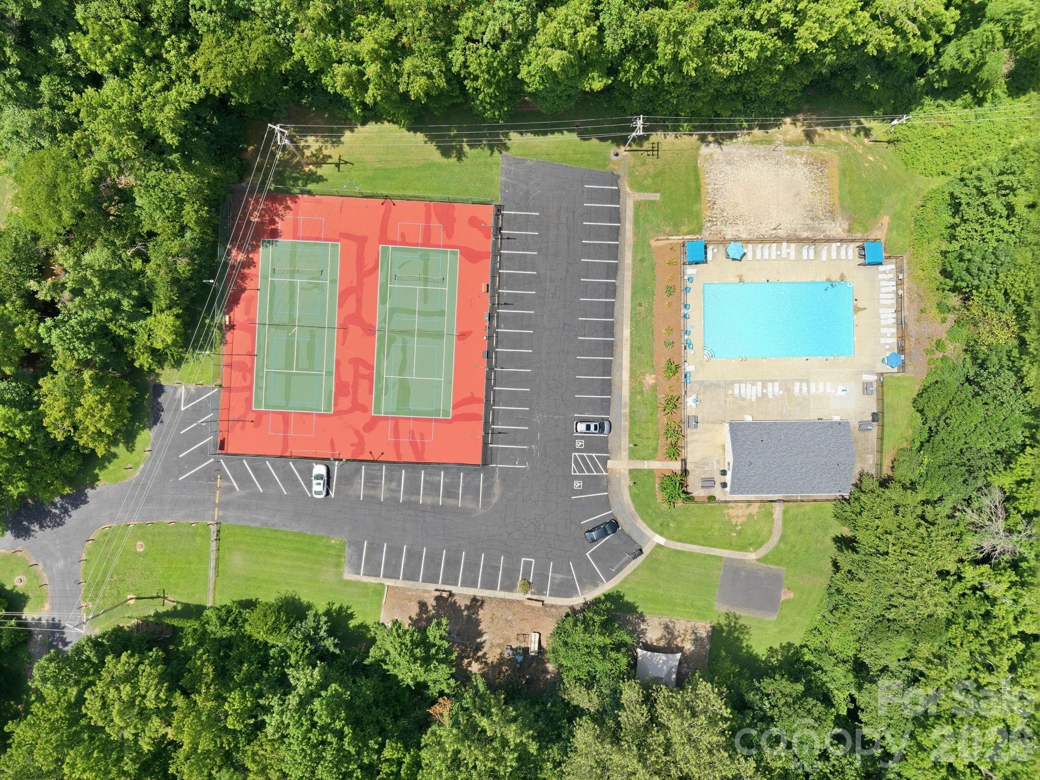 8048 Hunley Ridge Road Property Photo 4