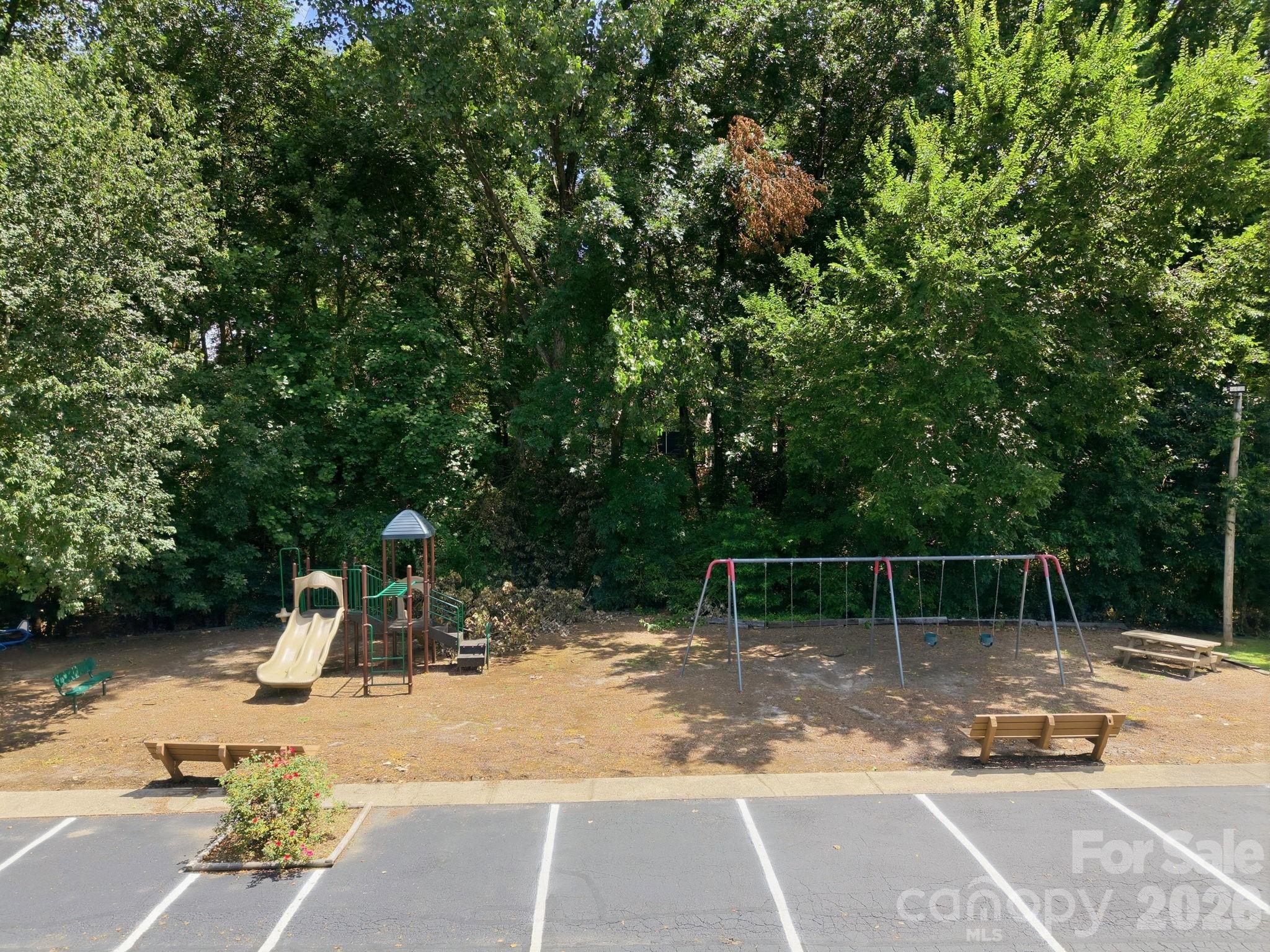 8048 Hunley Ridge Road Property Photo 6