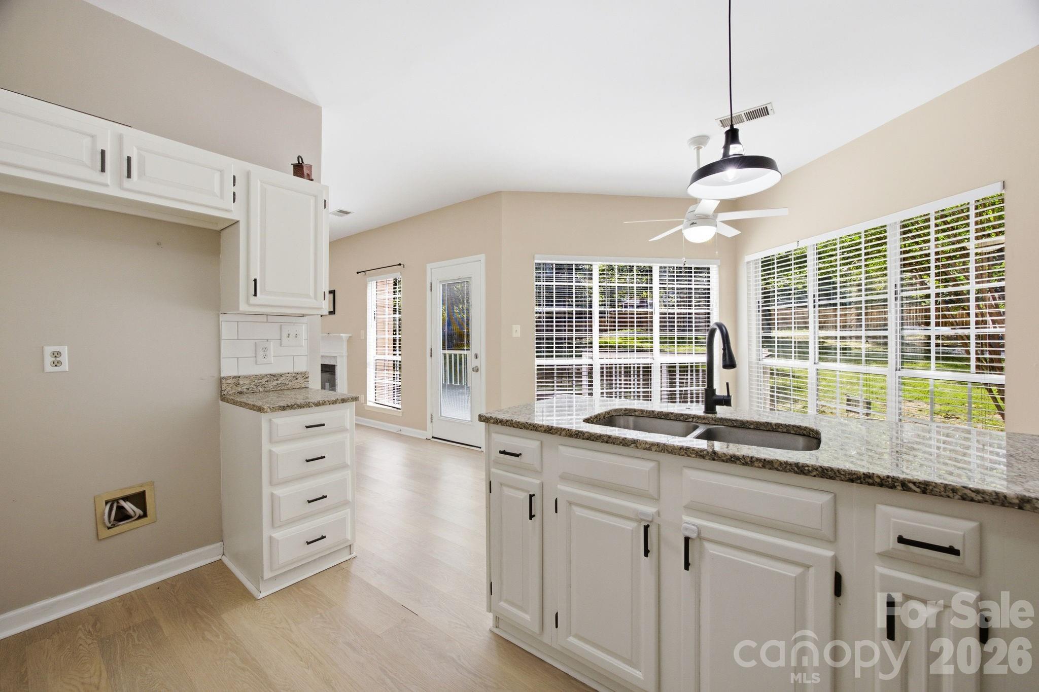 8048 Hunley Ridge Road Property Photo 7