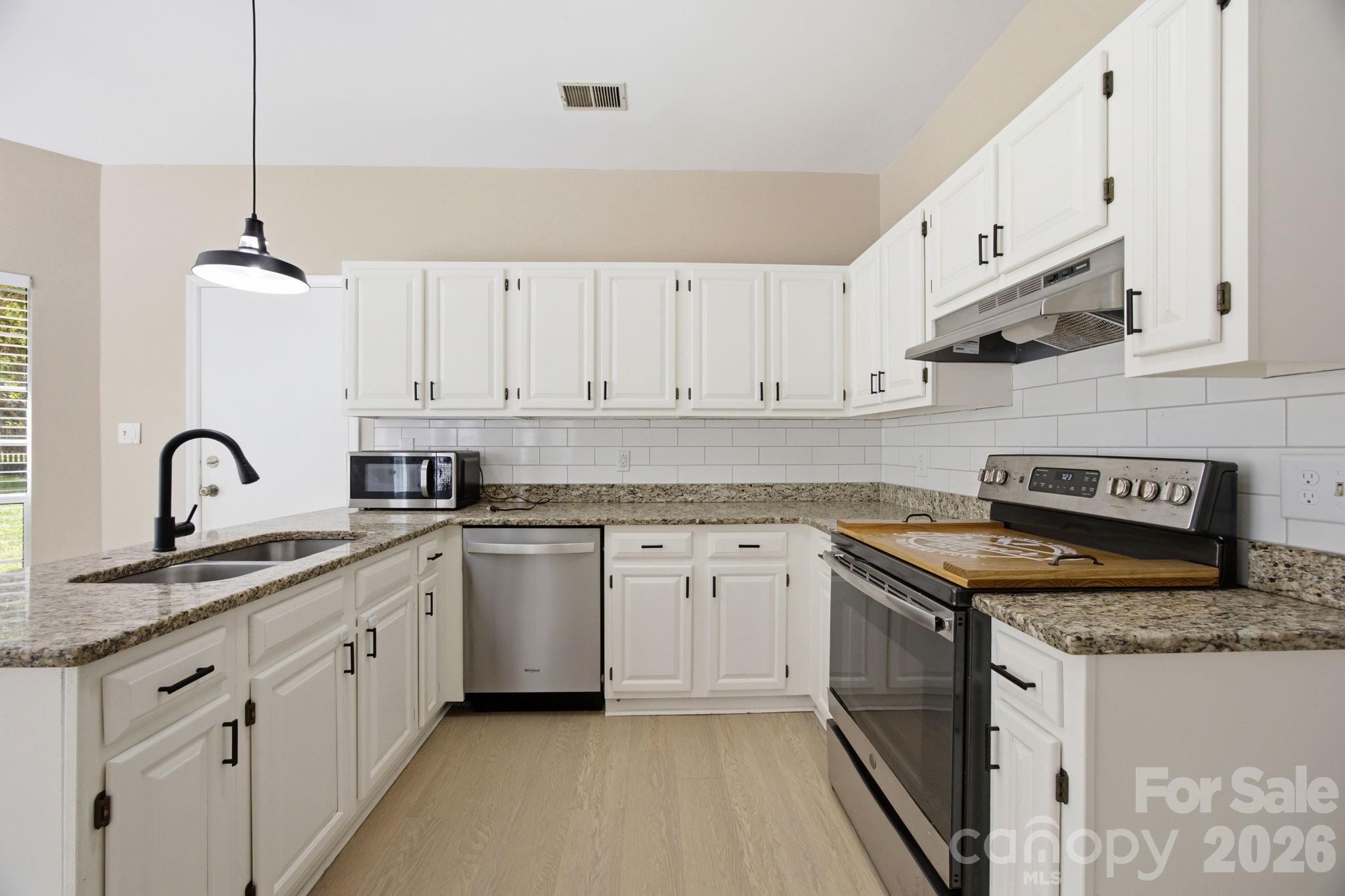 8048 Hunley Ridge Road Property Photo 8