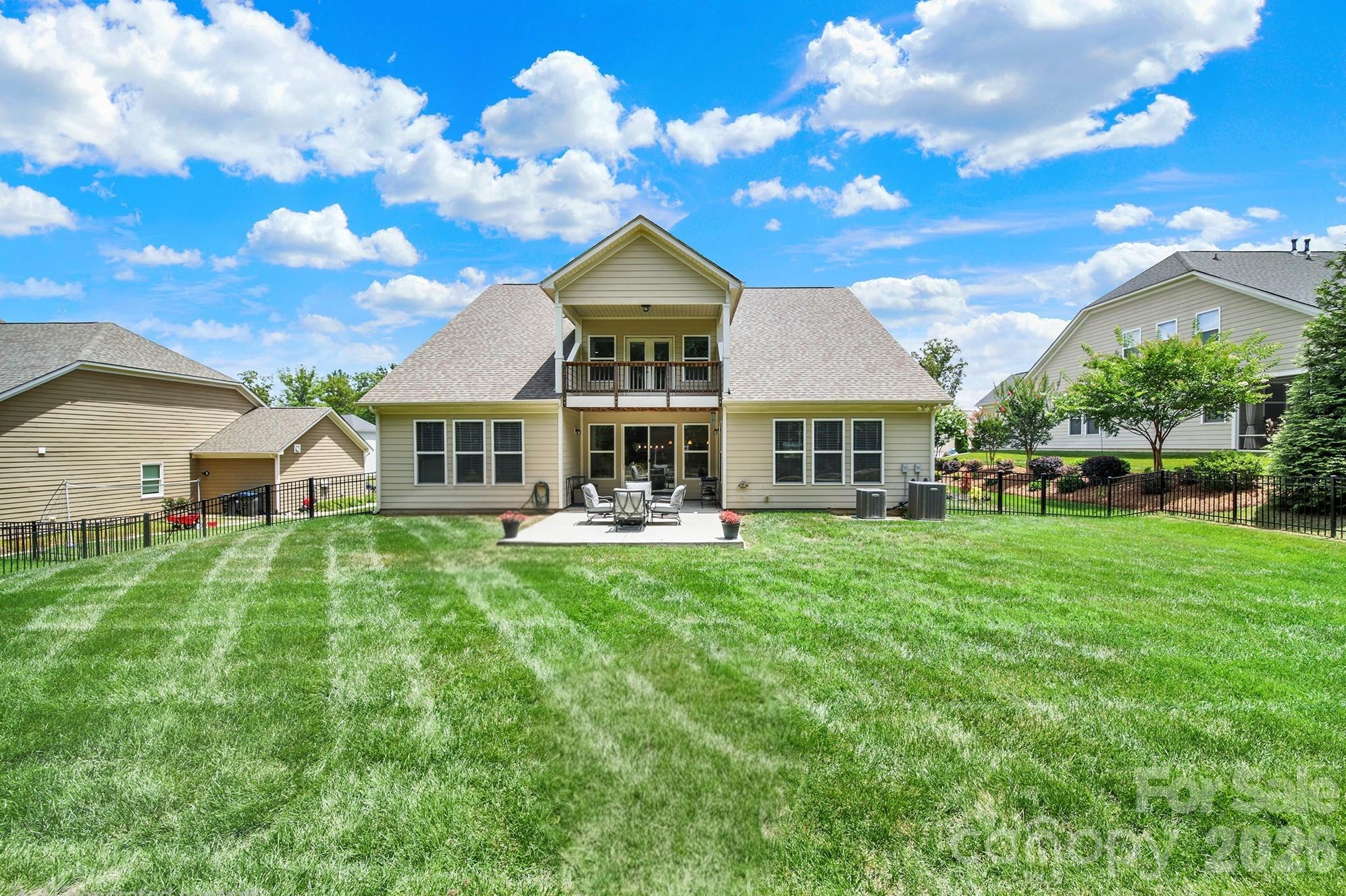 7043 Wyngate Place Property Photo 4