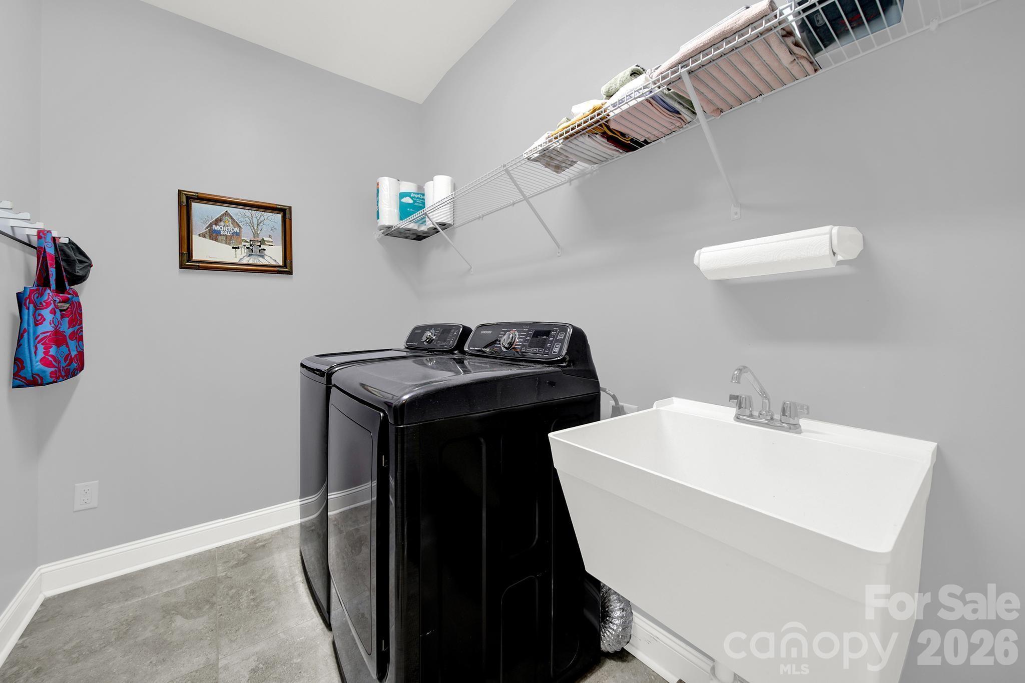7043 Wyngate Place Property Photo 29