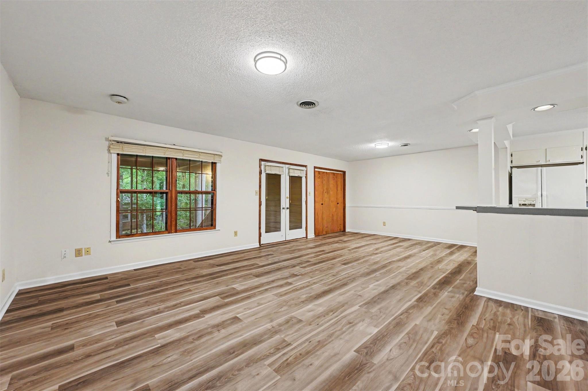 108 Jason Court Property Photo 6