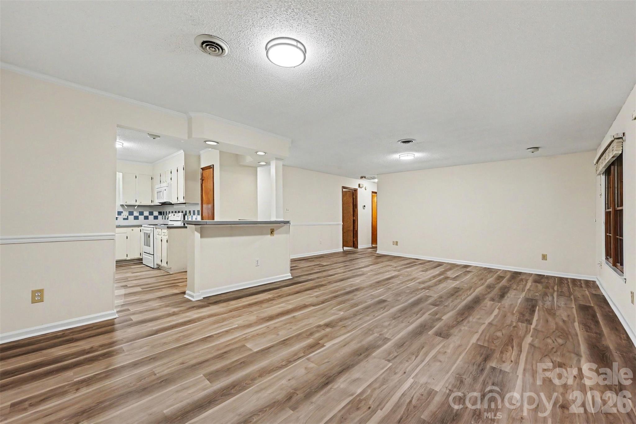 108 Jason Court Property Photo 7