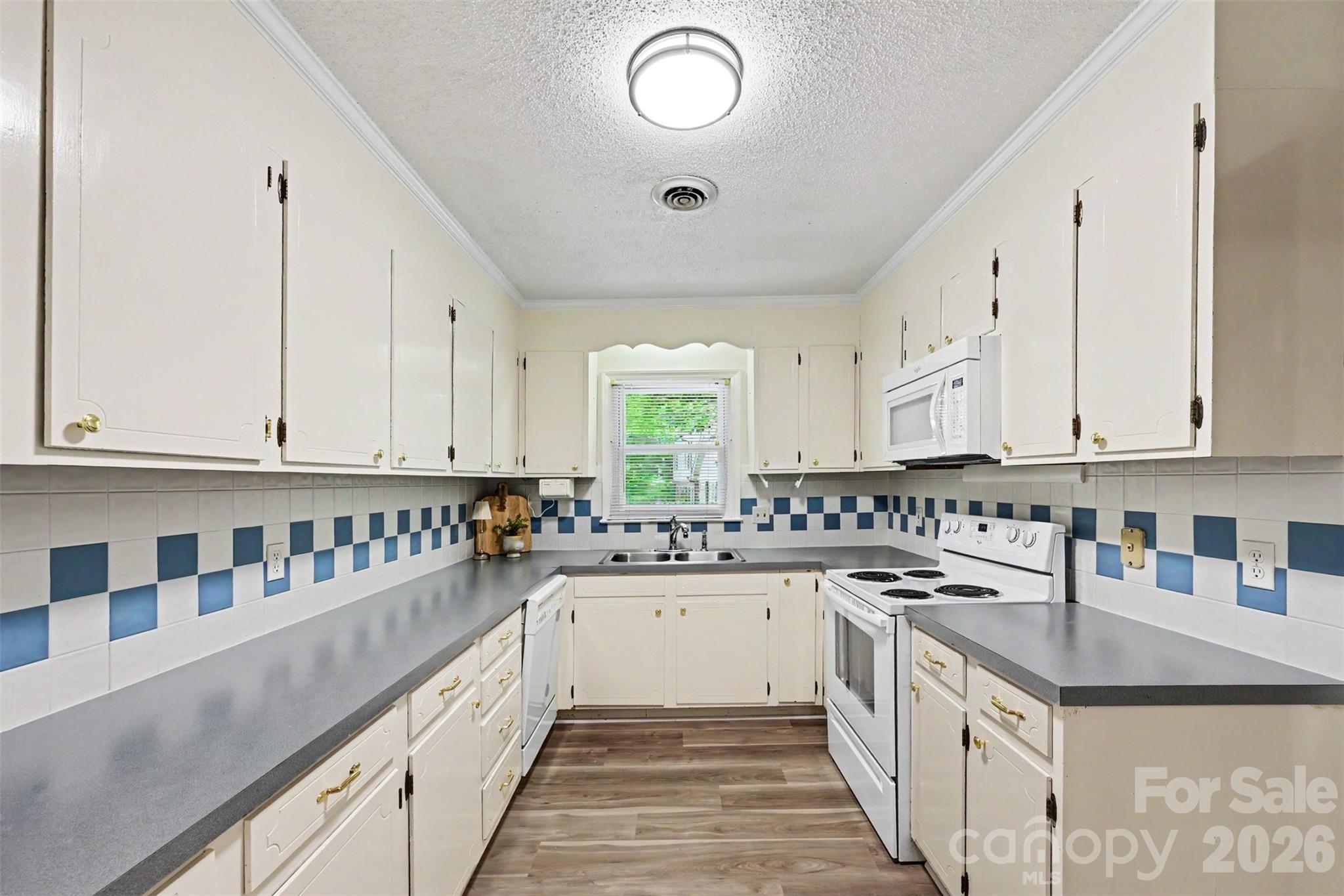 108 Jason Court Property Photo 8