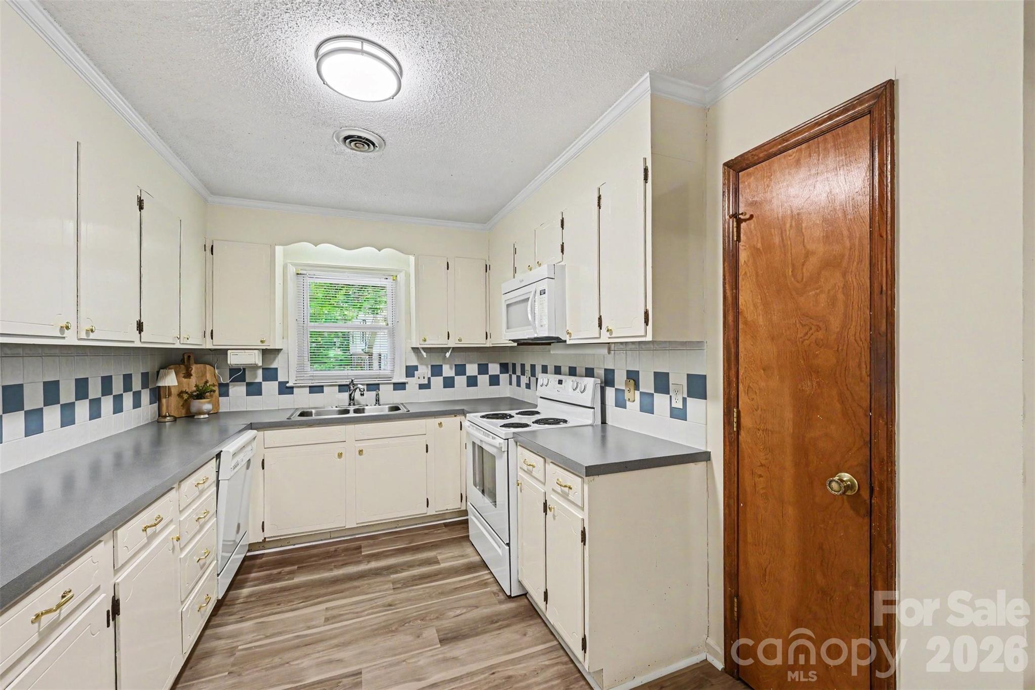 108 Jason Court Property Photo 9