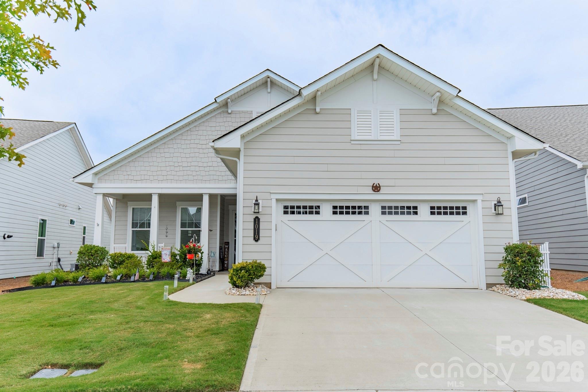 1019 Carlyle Lane Property Photo 1
