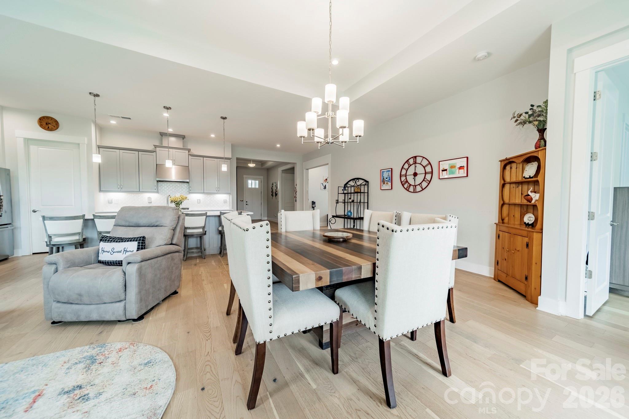 1019 Carlyle Lane Property Photo 11