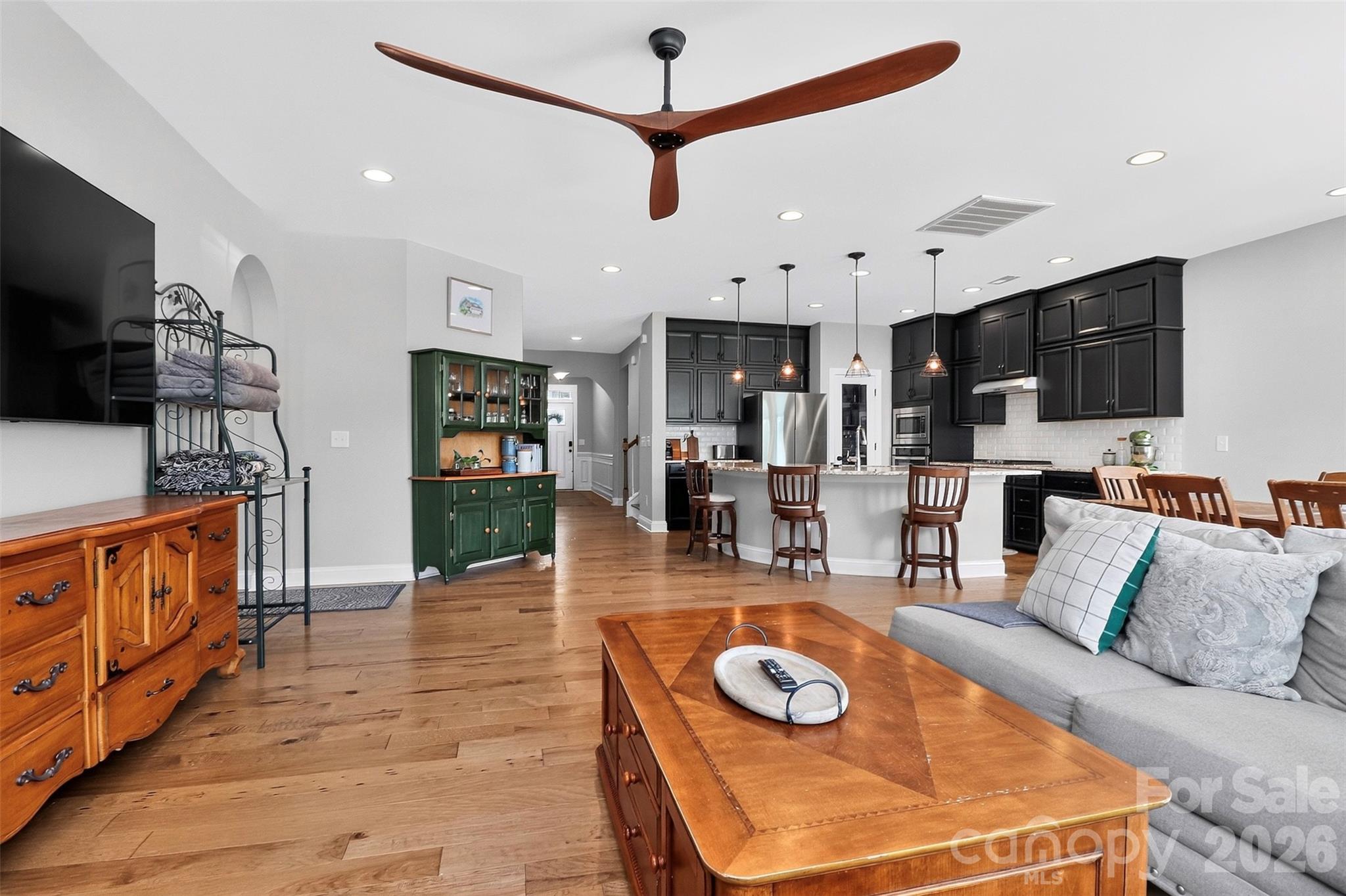 128 Creekside Crossing Lane Property Photo 15