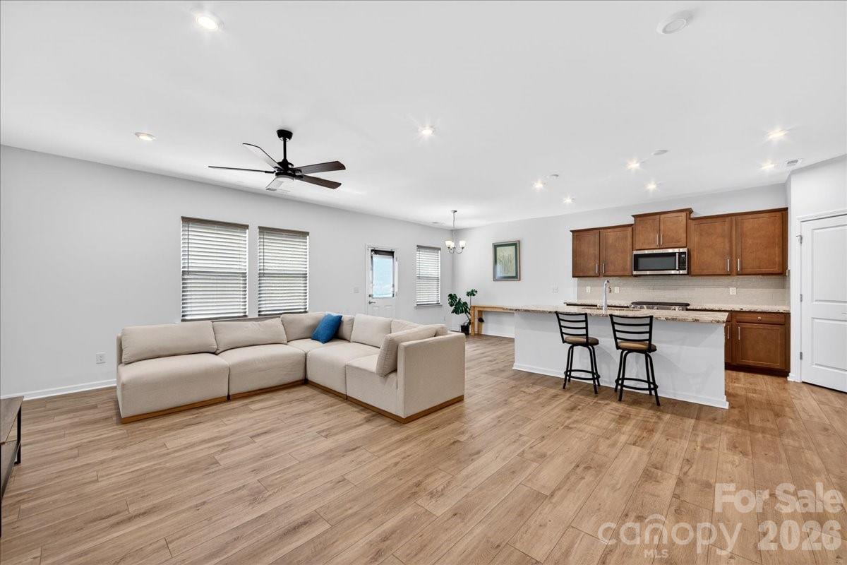 11119 Glasden Road Property Photo 8