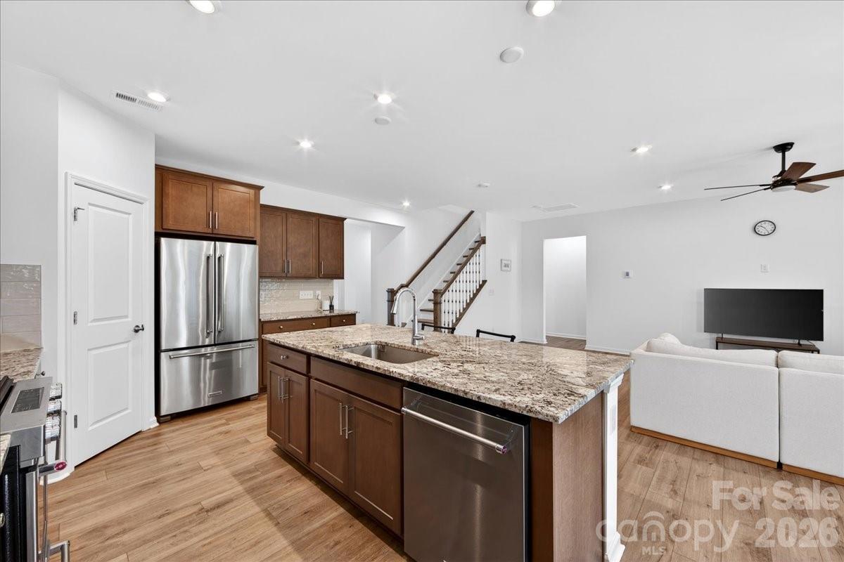 11119 Glasden Road Property Photo 14