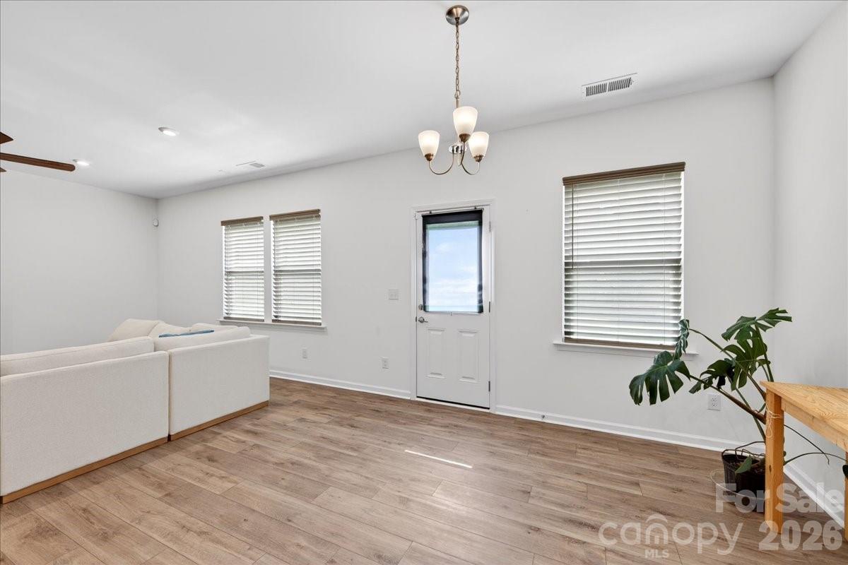 11119 Glasden Road Property Photo 16