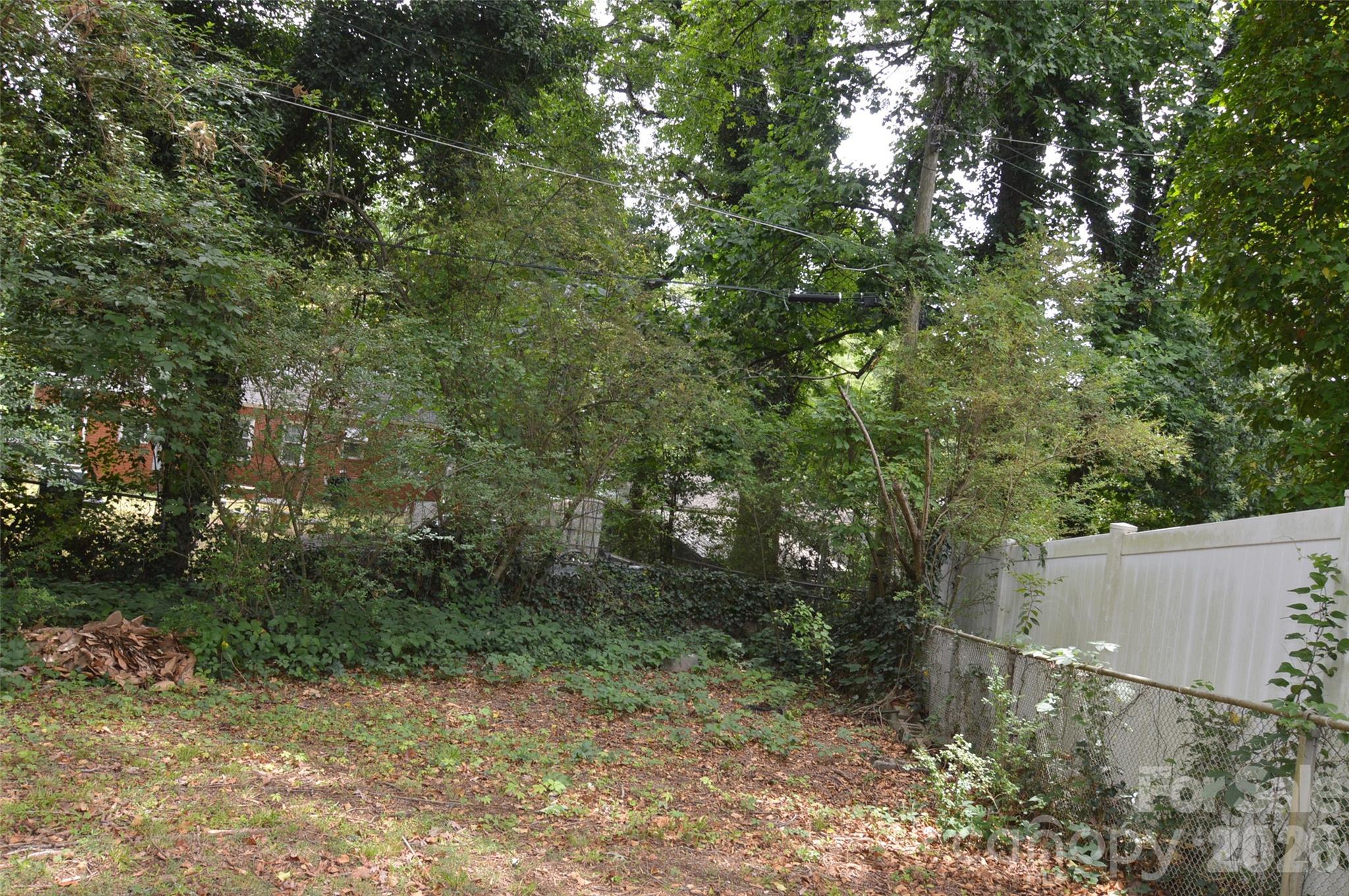 2111 Dickens Avenue Property Photo 20