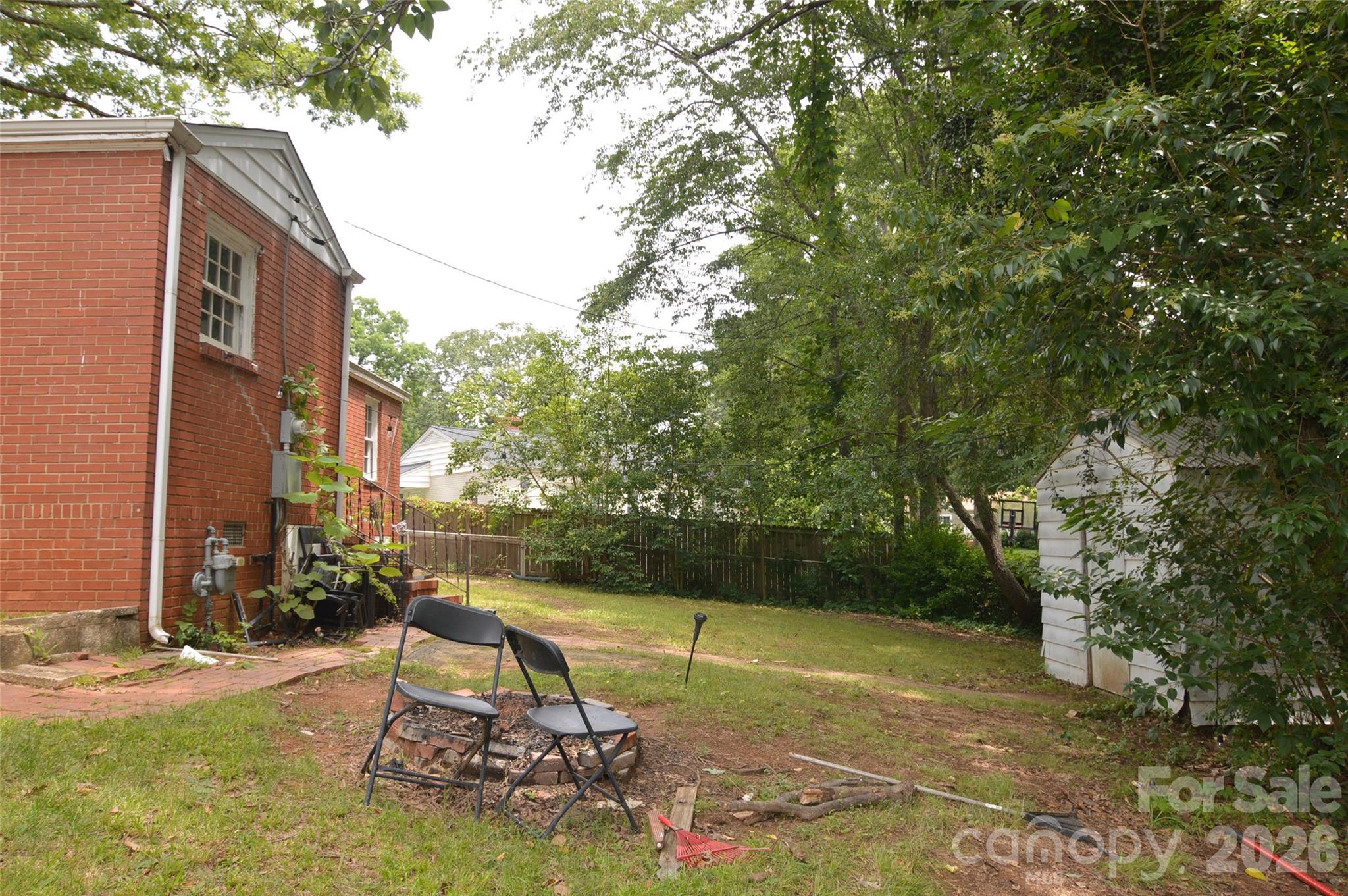2111 Dickens Avenue Property Photo 23