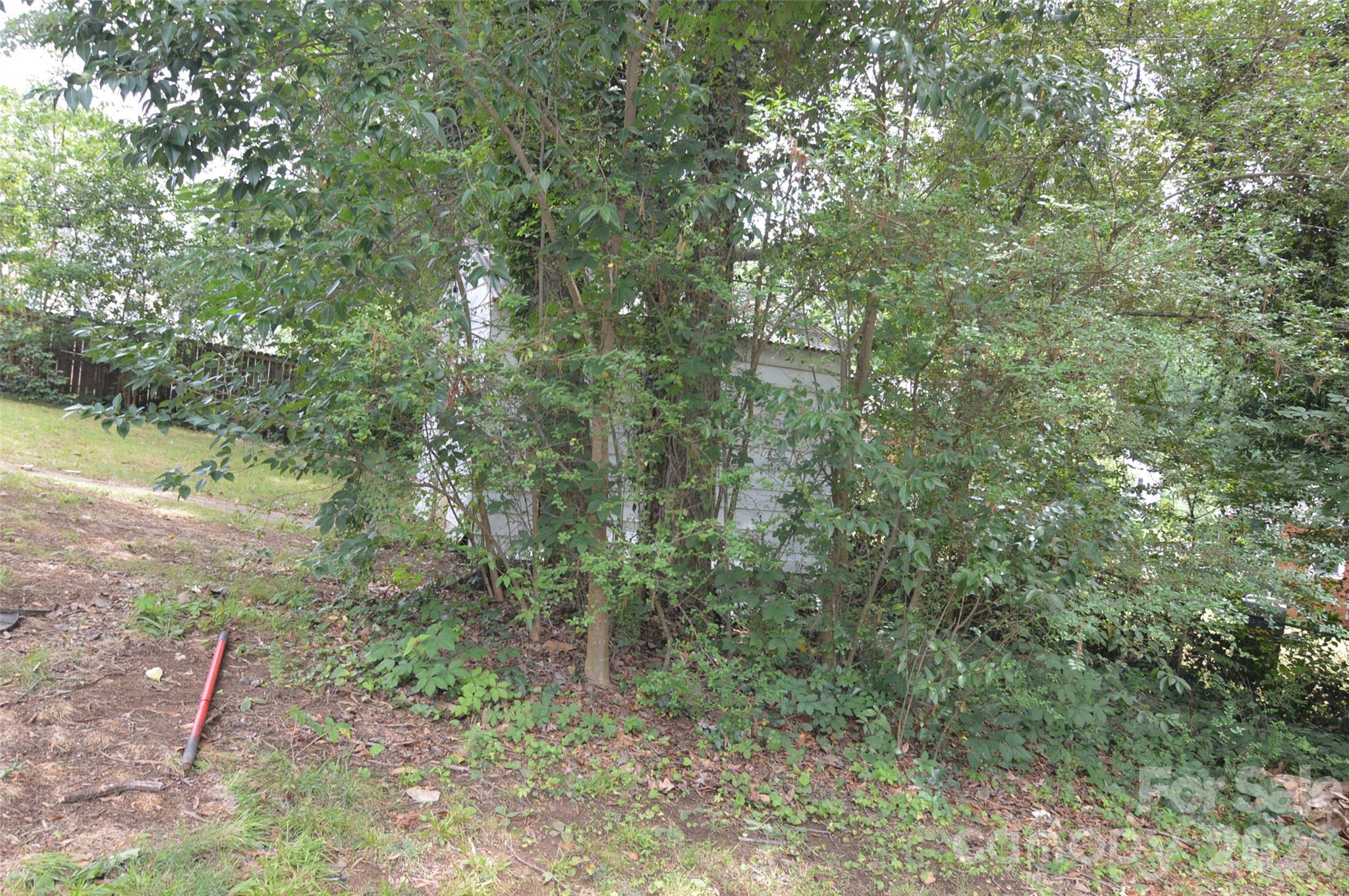 2111 Dickens Avenue Property Photo 27