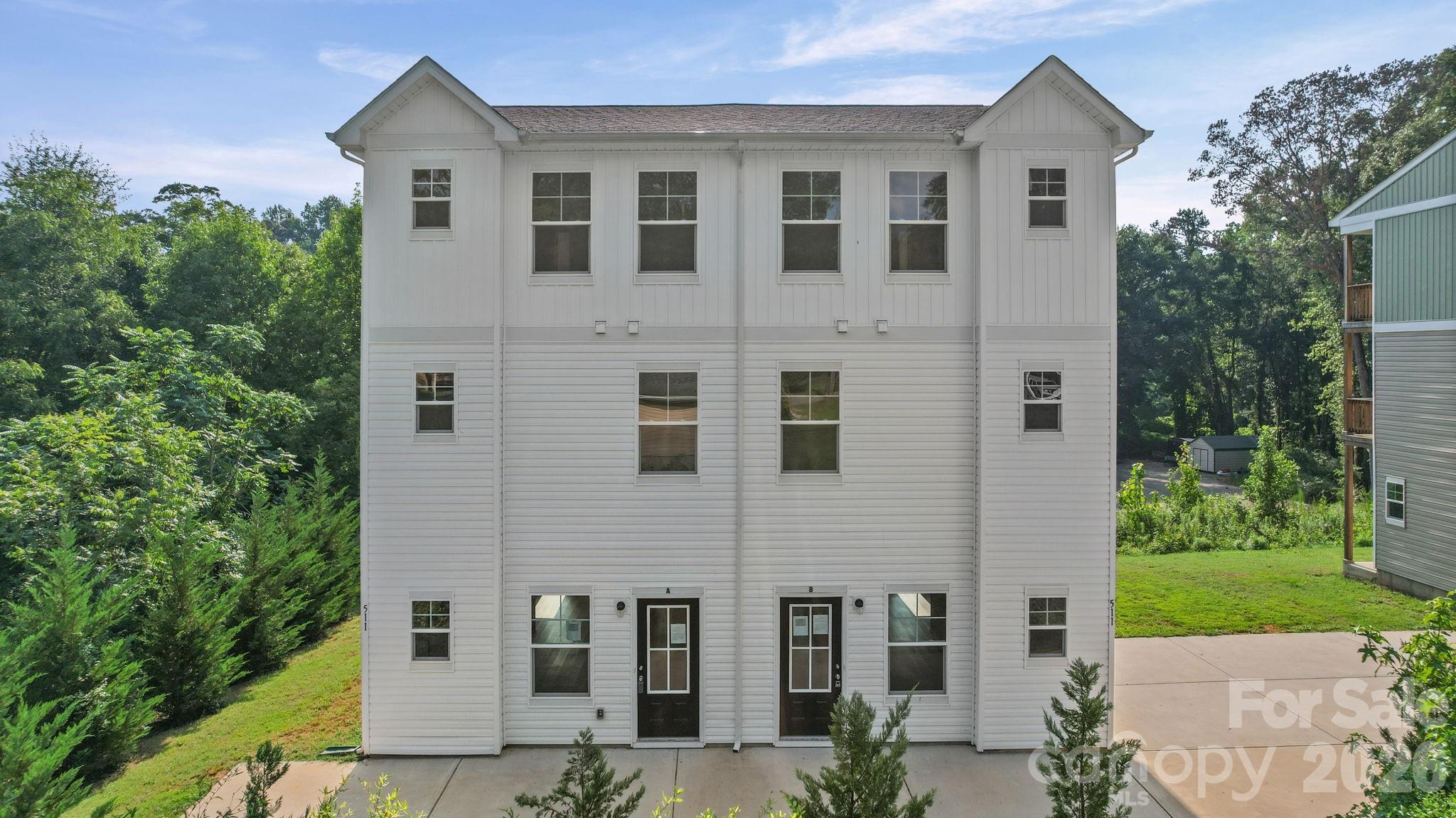 511 N Hill Street A And B Property Photo 1