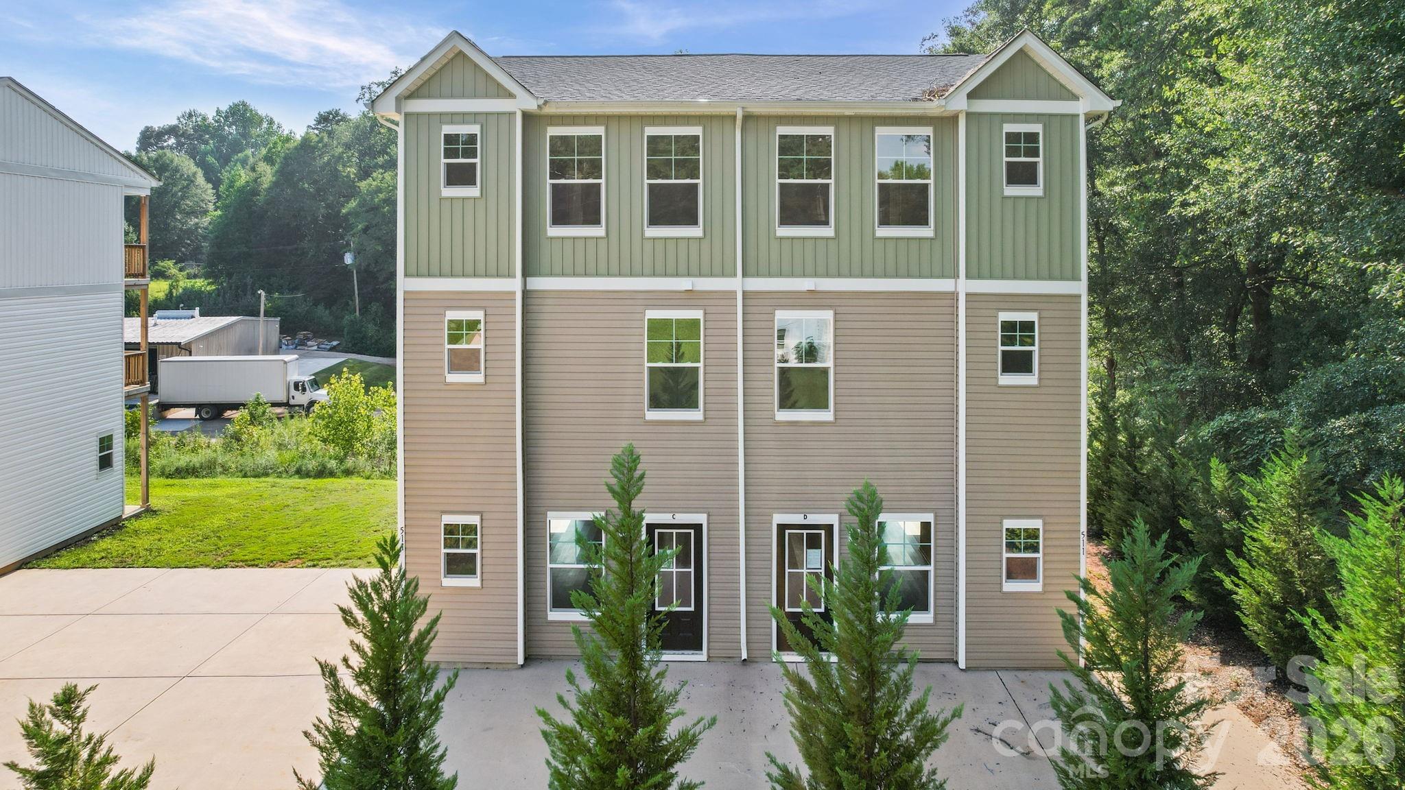 511 N Hill Street C And D Property Photo 1