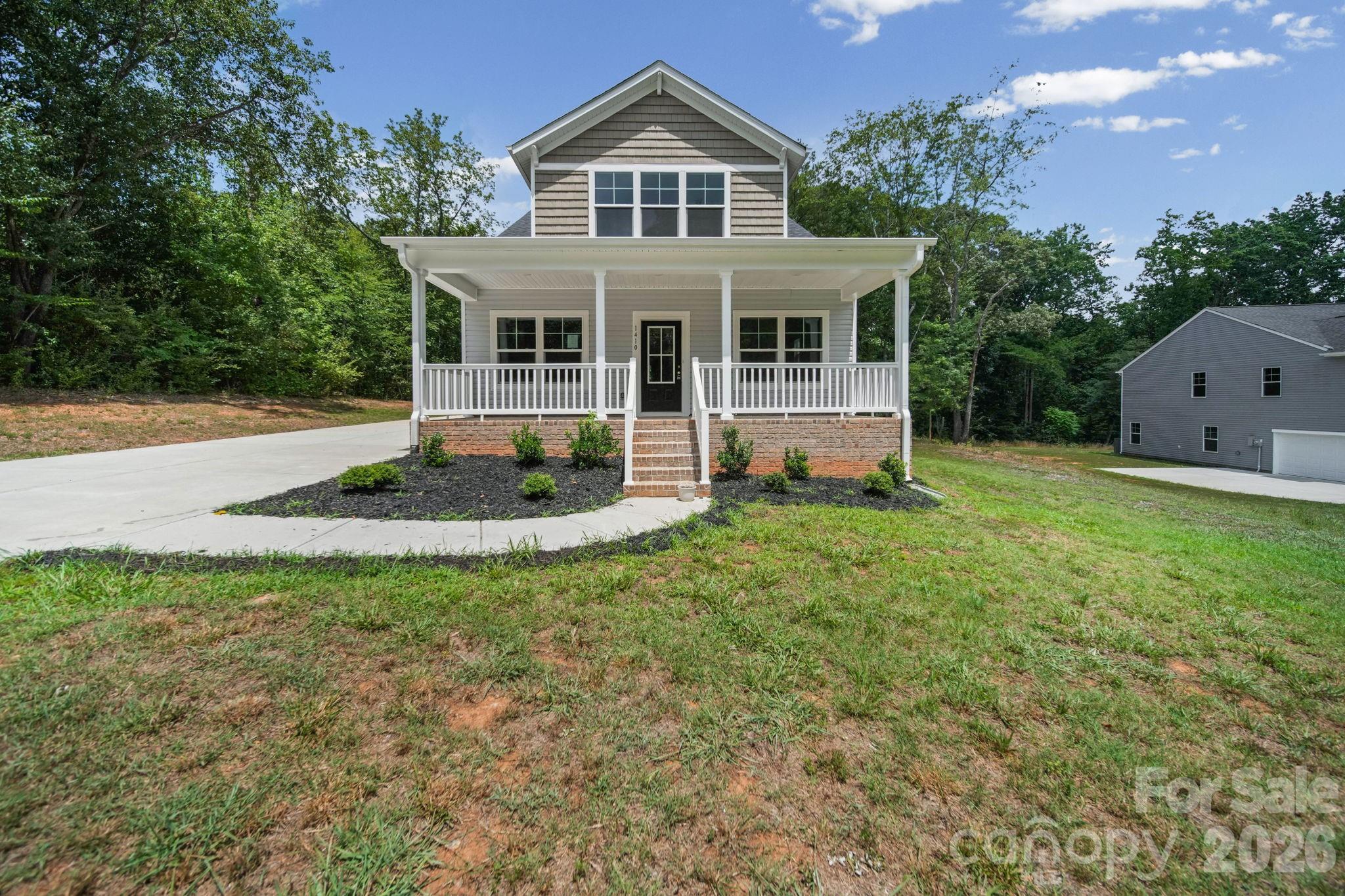 1410 Hubbard Terrace Property Photo 1
