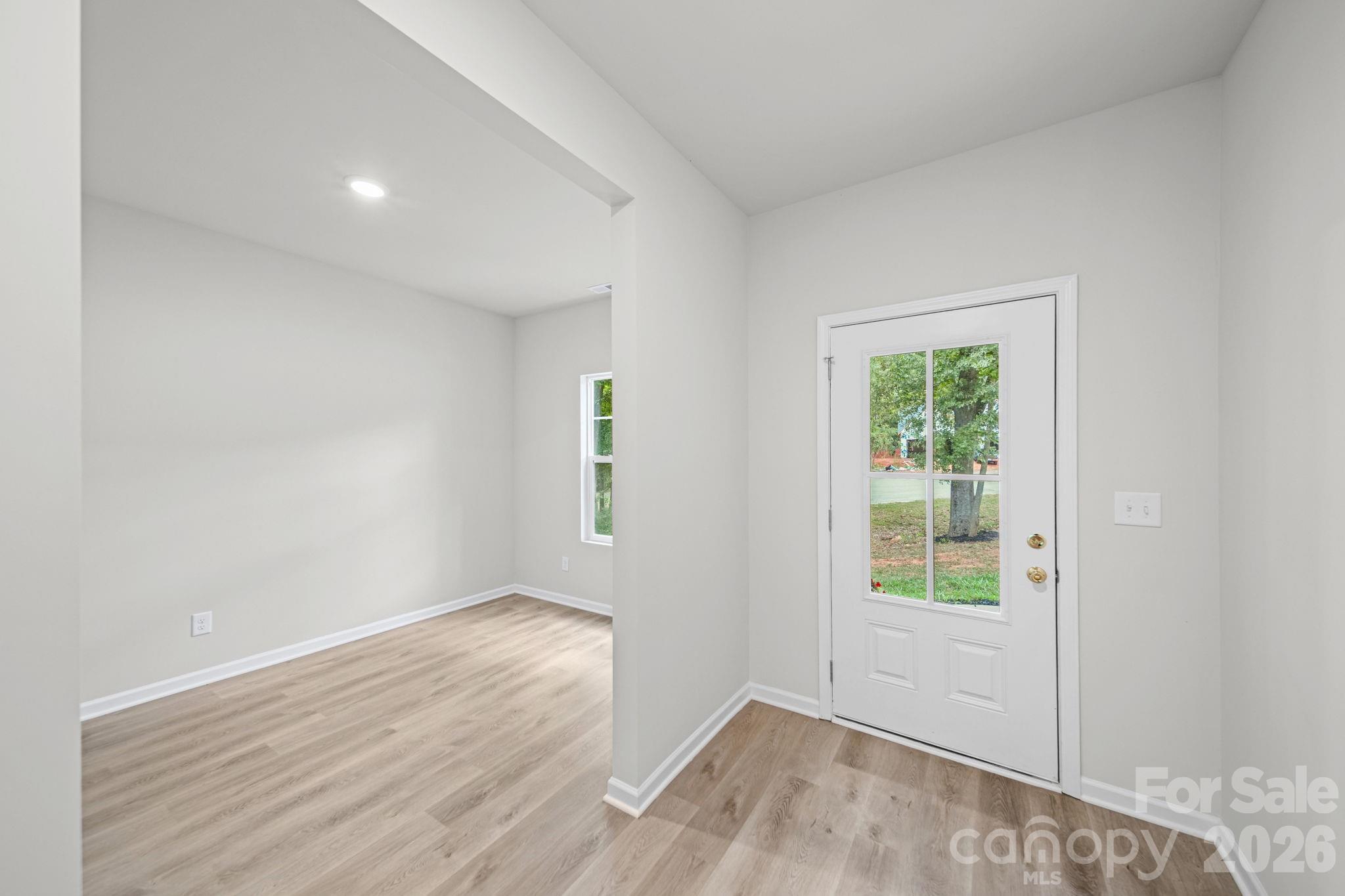 1412 Hubbard Terrace Property Photo 4