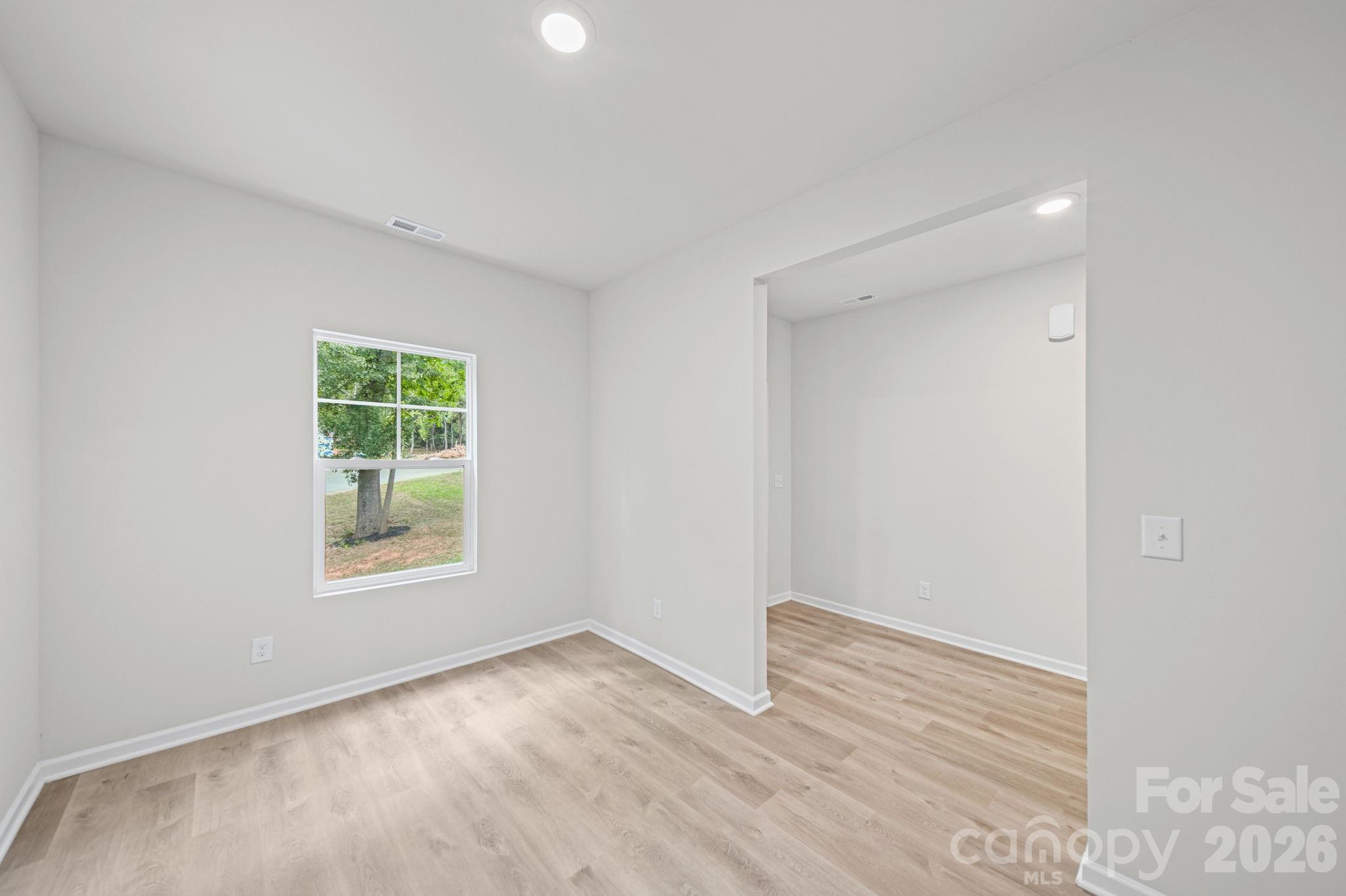 1412 Hubbard Terrace Property Photo 5