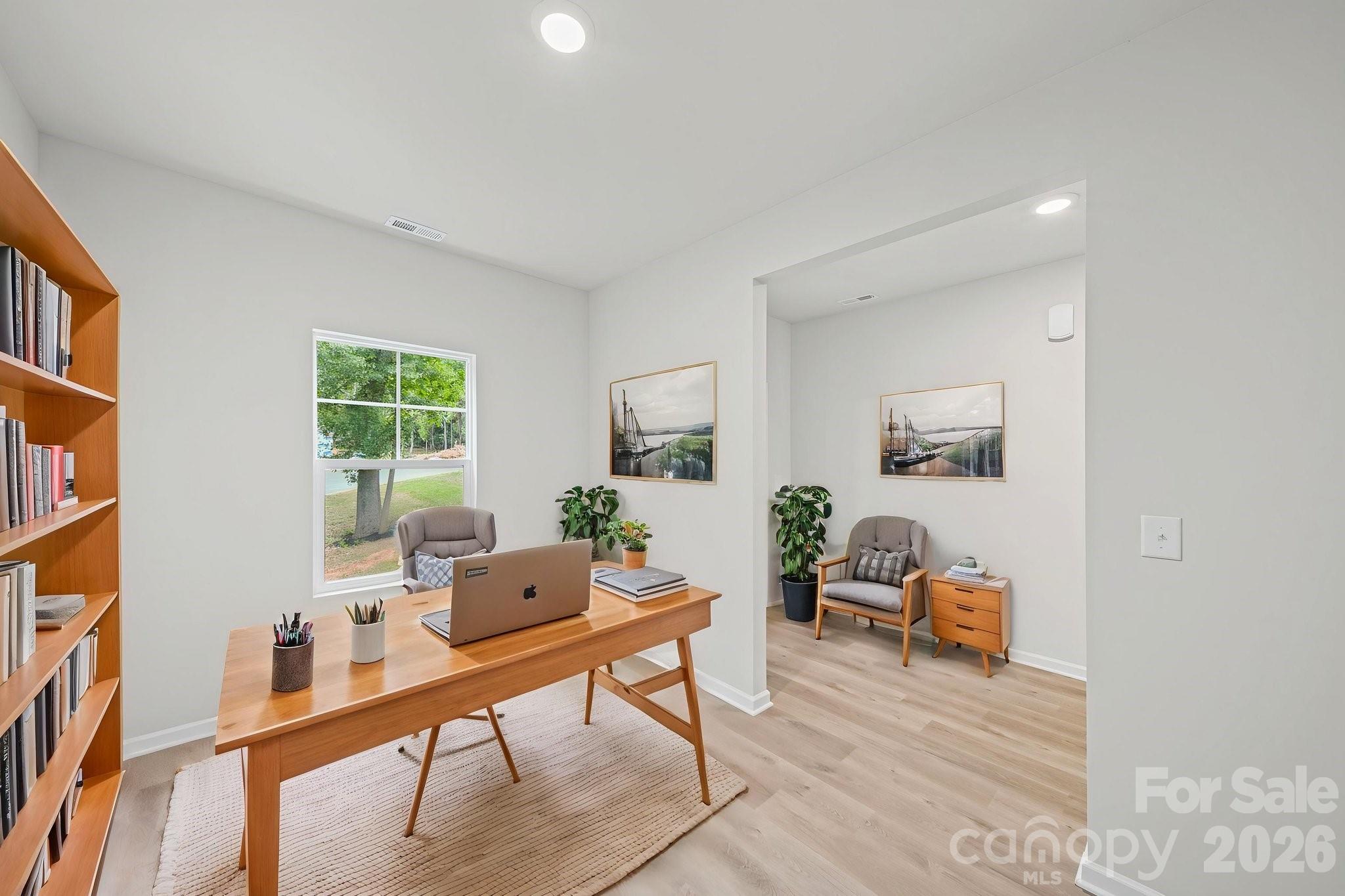1412 Hubbard Terrace Property Photo 6