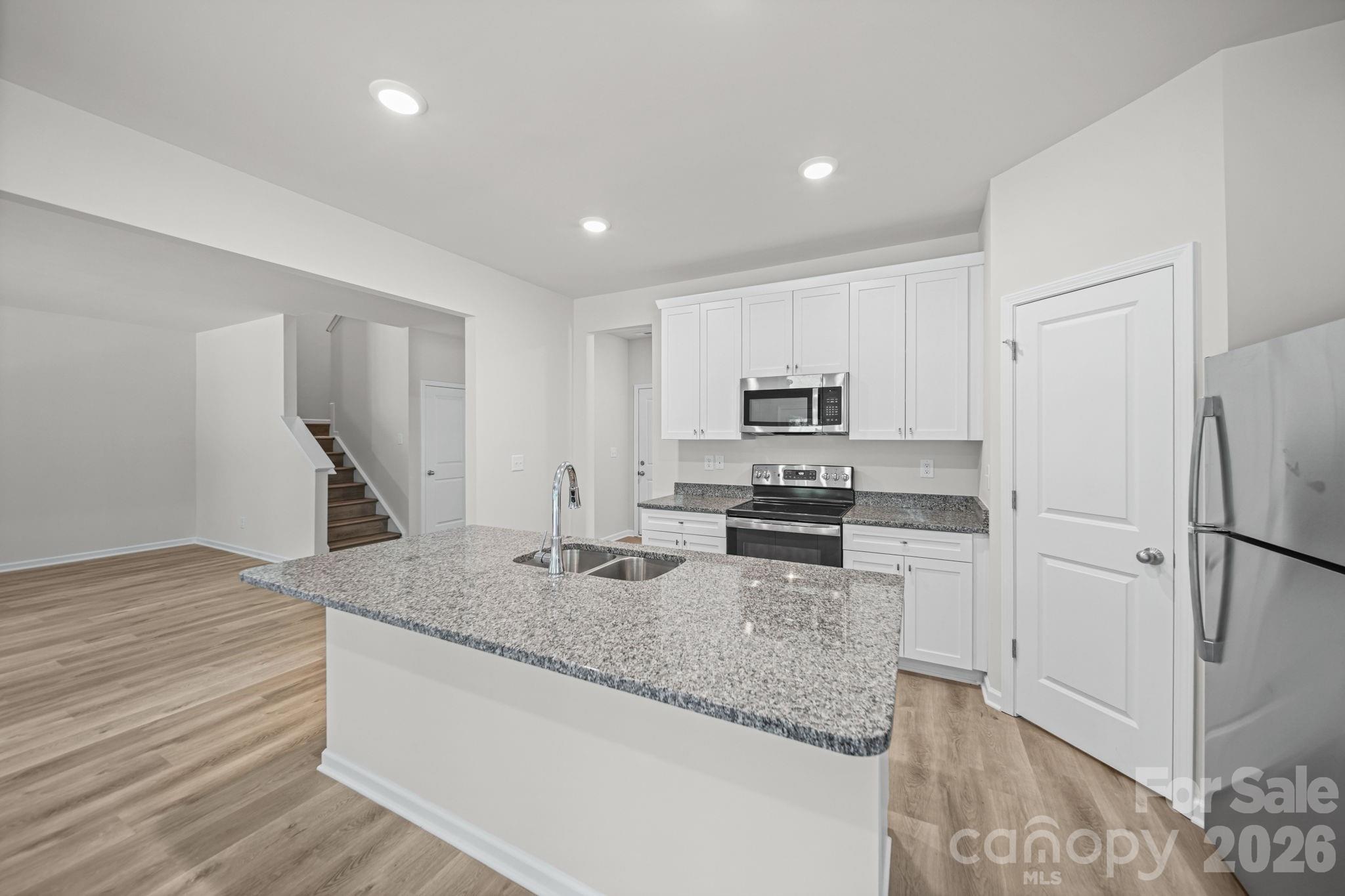 1412 Hubbard Terrace Property Photo 13