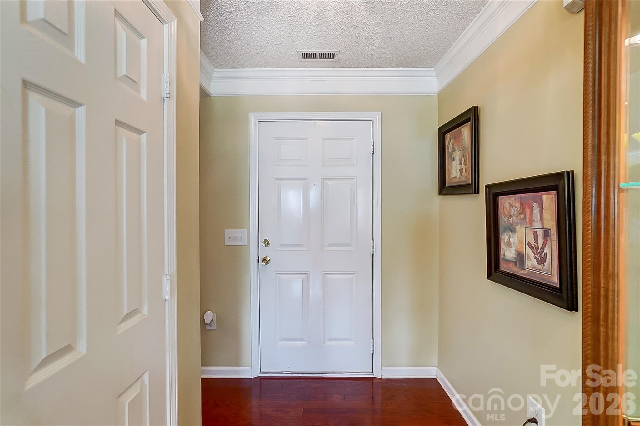 2717 Markham Woods Court Property Photo 8