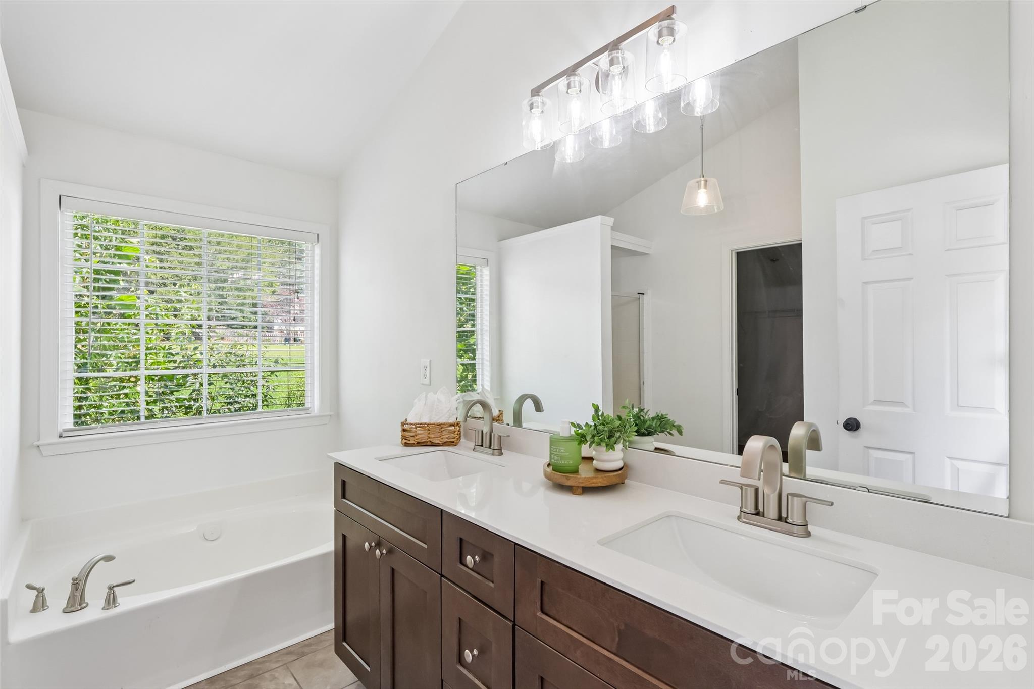 10908 Chastain Parc Drive Property Photo 23