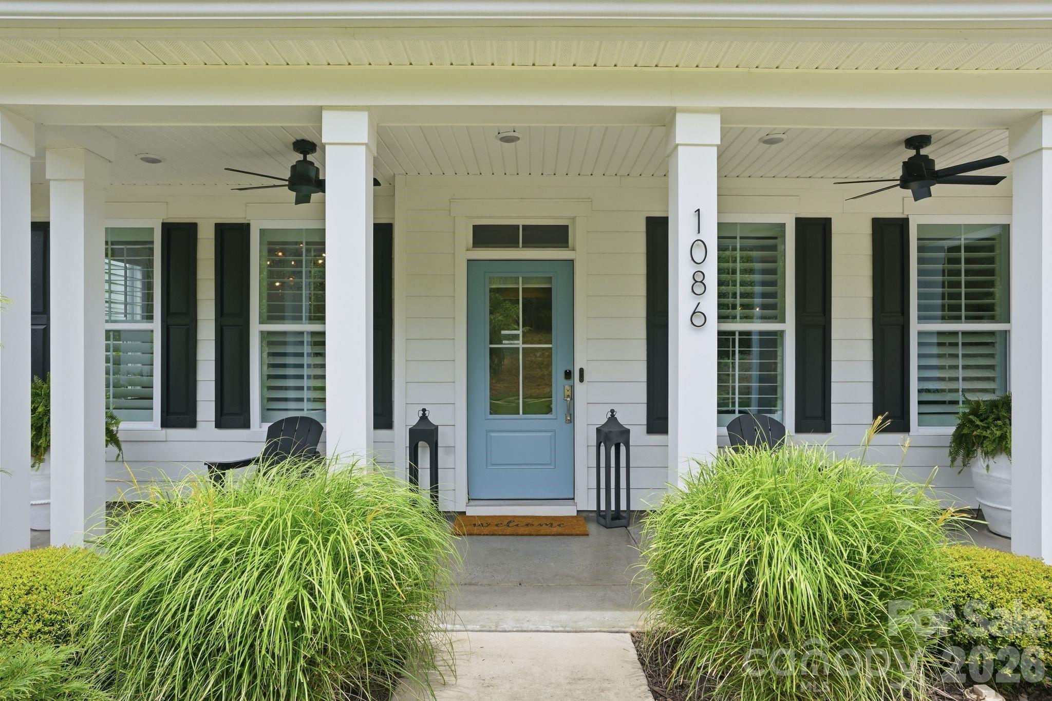 1086 Weir Court Property Photo 2