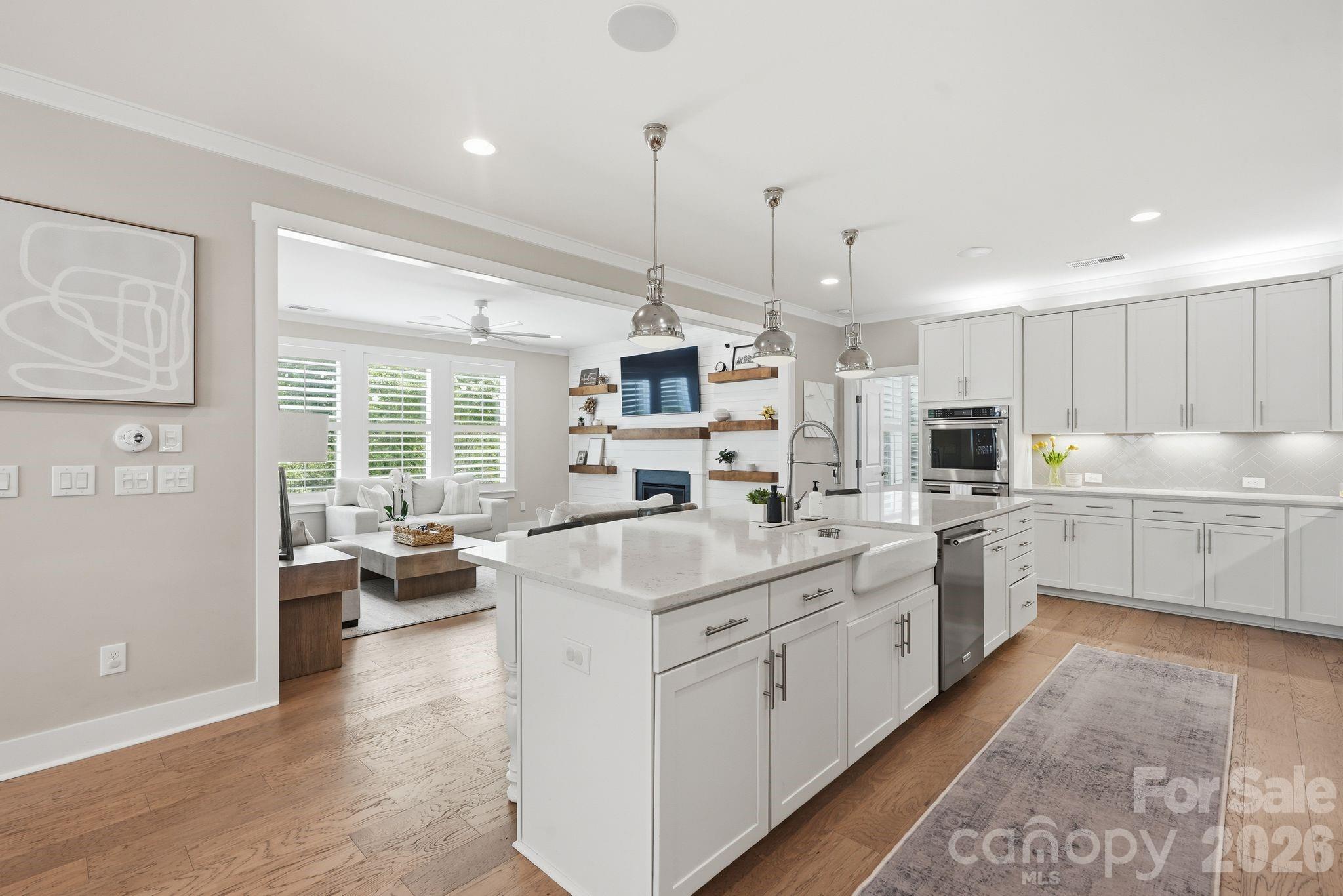 1086 Weir Court Property Photo 8