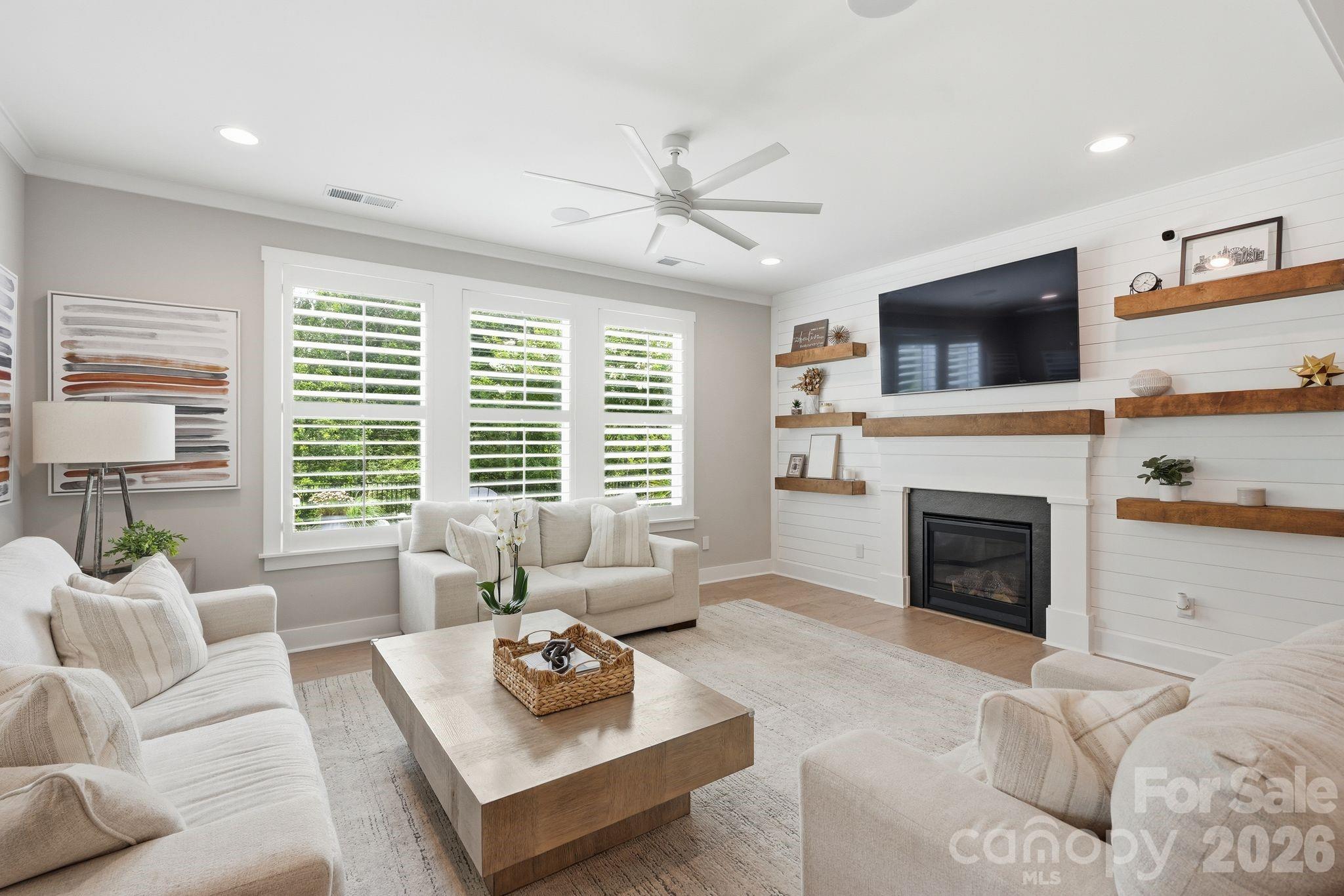 1086 Weir Court Property Photo 13